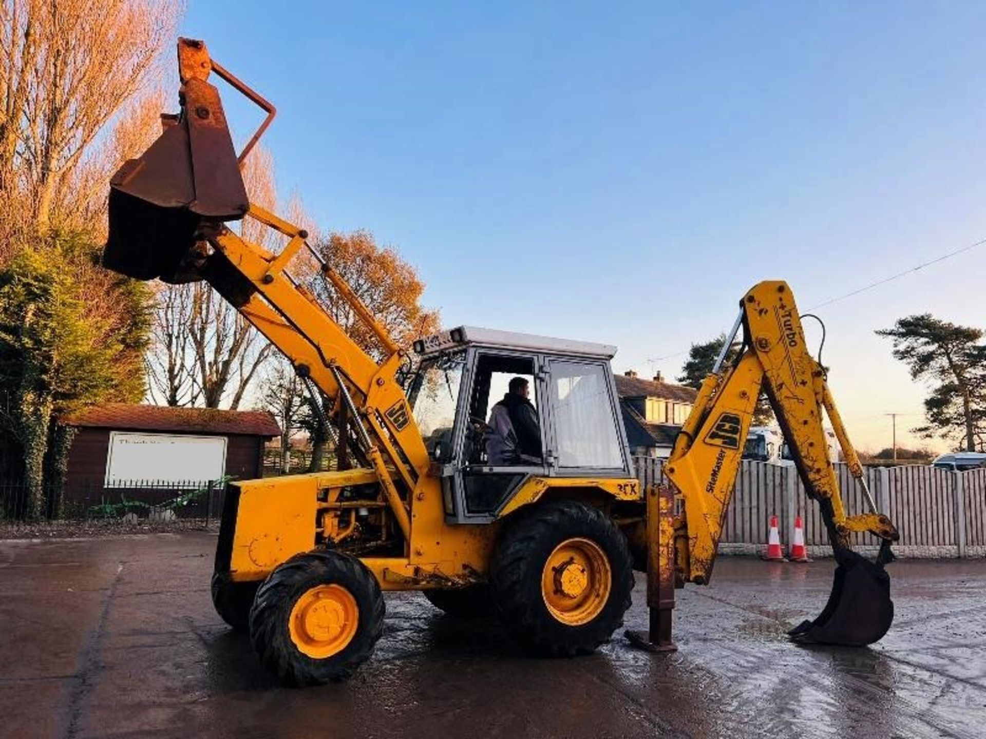 JCB 3CX SITEMASTER TURBO PLUS 4WD BACKHOE DIGGER C/W EXTENDING DIG - Image 9 of 14