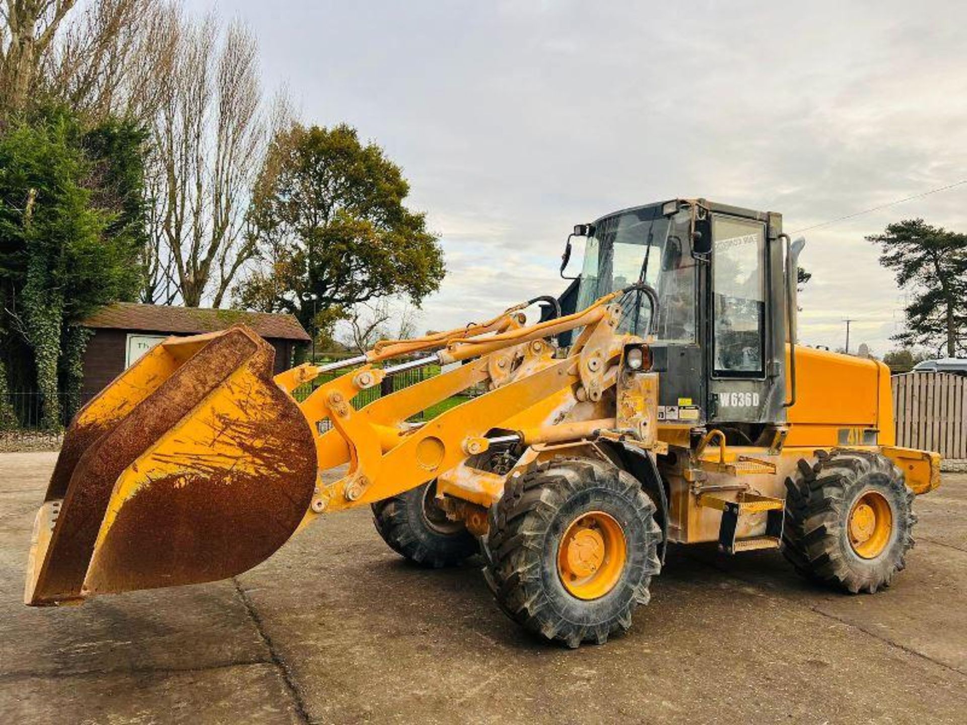 JCB 411 4WD LOADING SHOVEL C/W LOADMASTER 8000 MONITOR