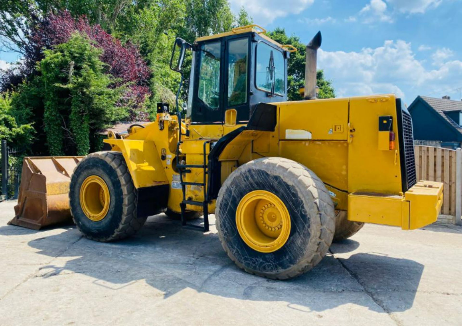 CATERPILLAR 950F 4WD LOADING SHOVEL C/W BUCKET - Image 9 of 18