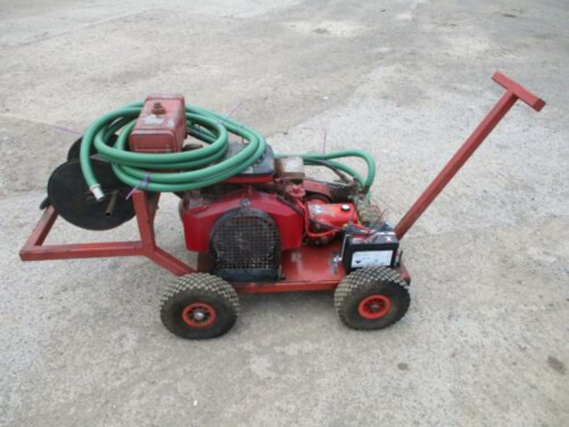 BRIGGS & STRATTON V TWIN ENGINE PRESSURE WASHER POWER WASH 220 BAR