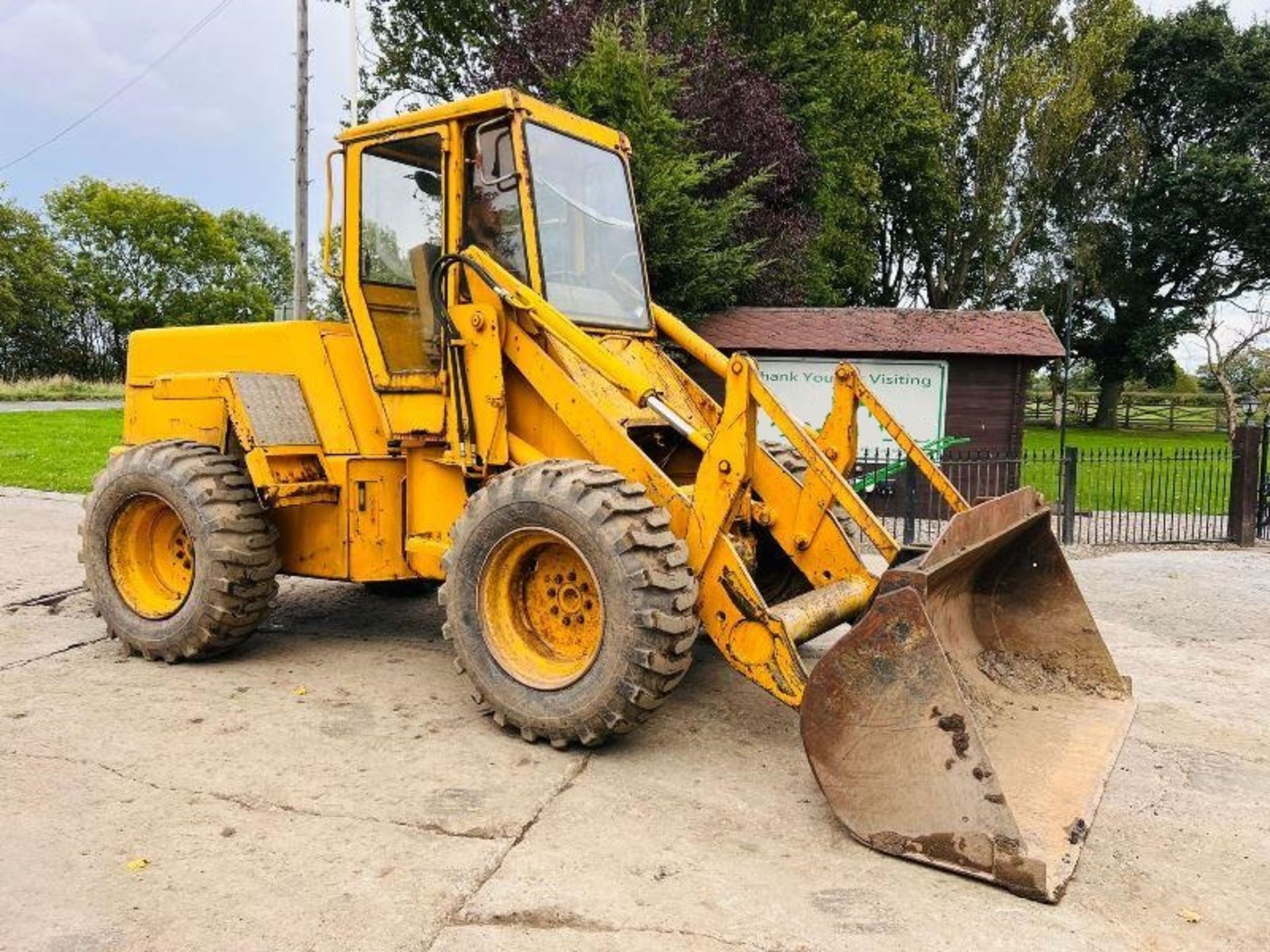 JCB 4WD LOADING SHOVEL C/W BUCKET - Image 9 of 12