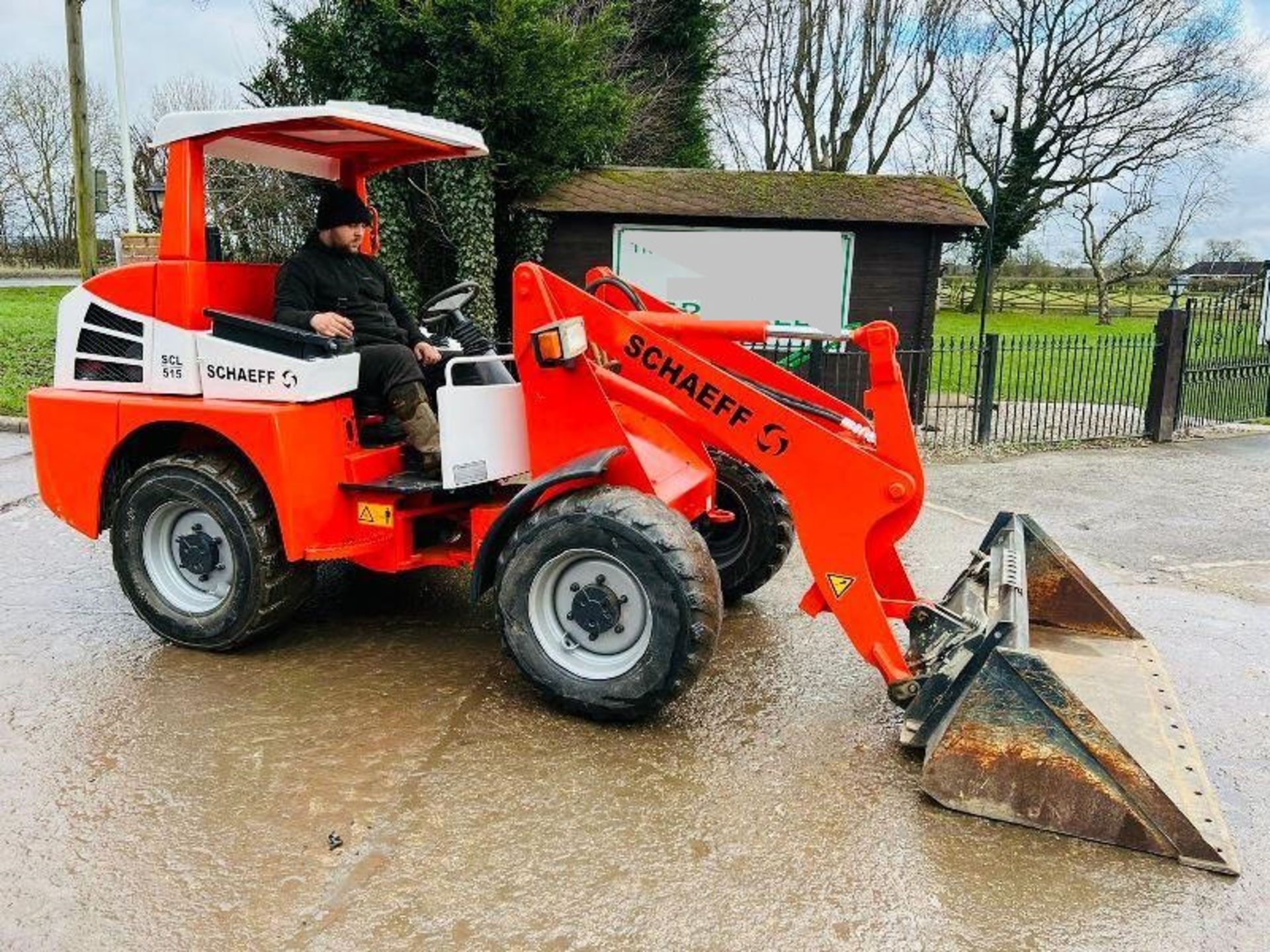 SCHAEFF SCL515 4WD LOADING SHOVEL C/W CANOPY AND ROLE FRAME - Image 13 of 15