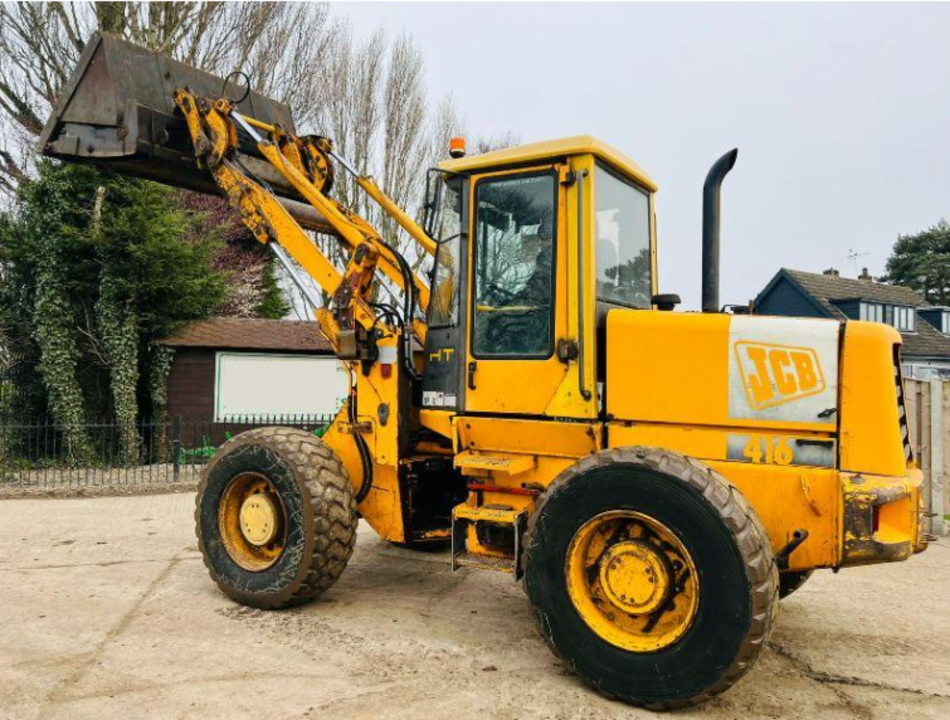 JCB 416 4WD HIGH TIP LOADING SHOVEL C/W TOE TIP BUCKET - Image 9 of 15