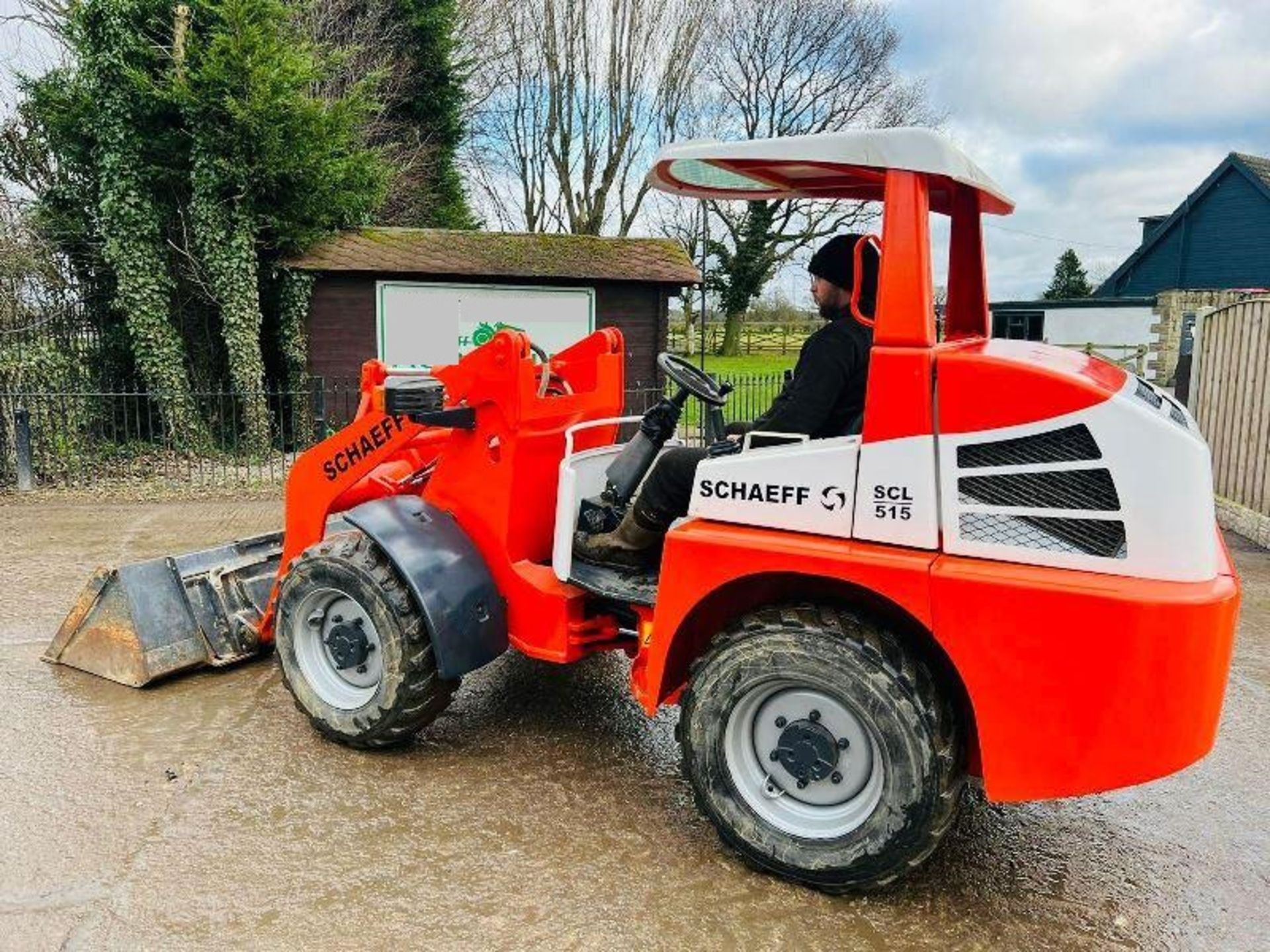 SCHAEFF SCL515 4WD LOADING SHOVEL C/W CANOPY AND ROLE FRAME