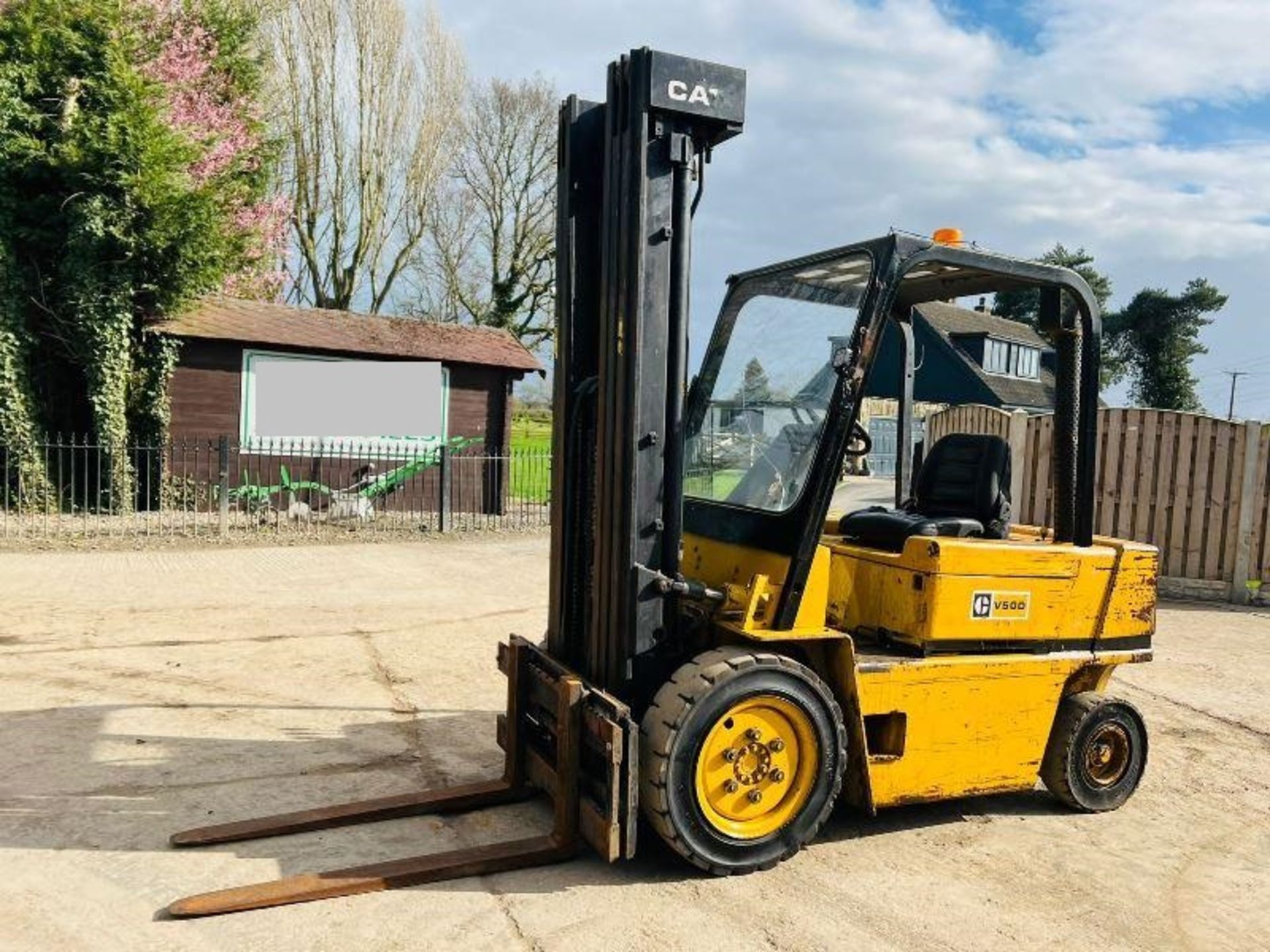 CATERPILLAR V50D DIESEL FORKLIFT C/W 3 STAGE MASK - Image 11 of 12