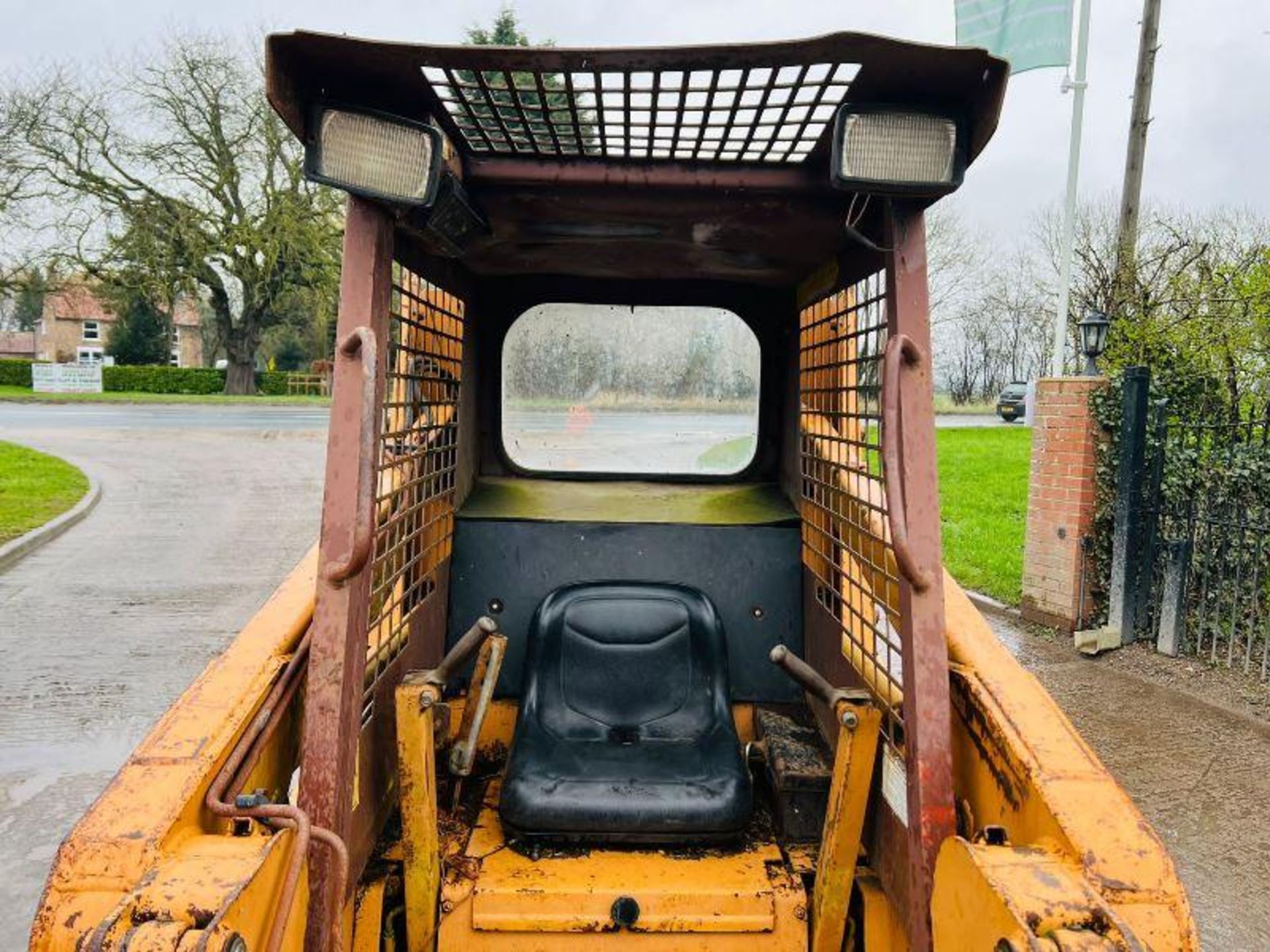 CASE 1840 4WD SKIDSTEER C/W BUCKET - Image 6 of 8