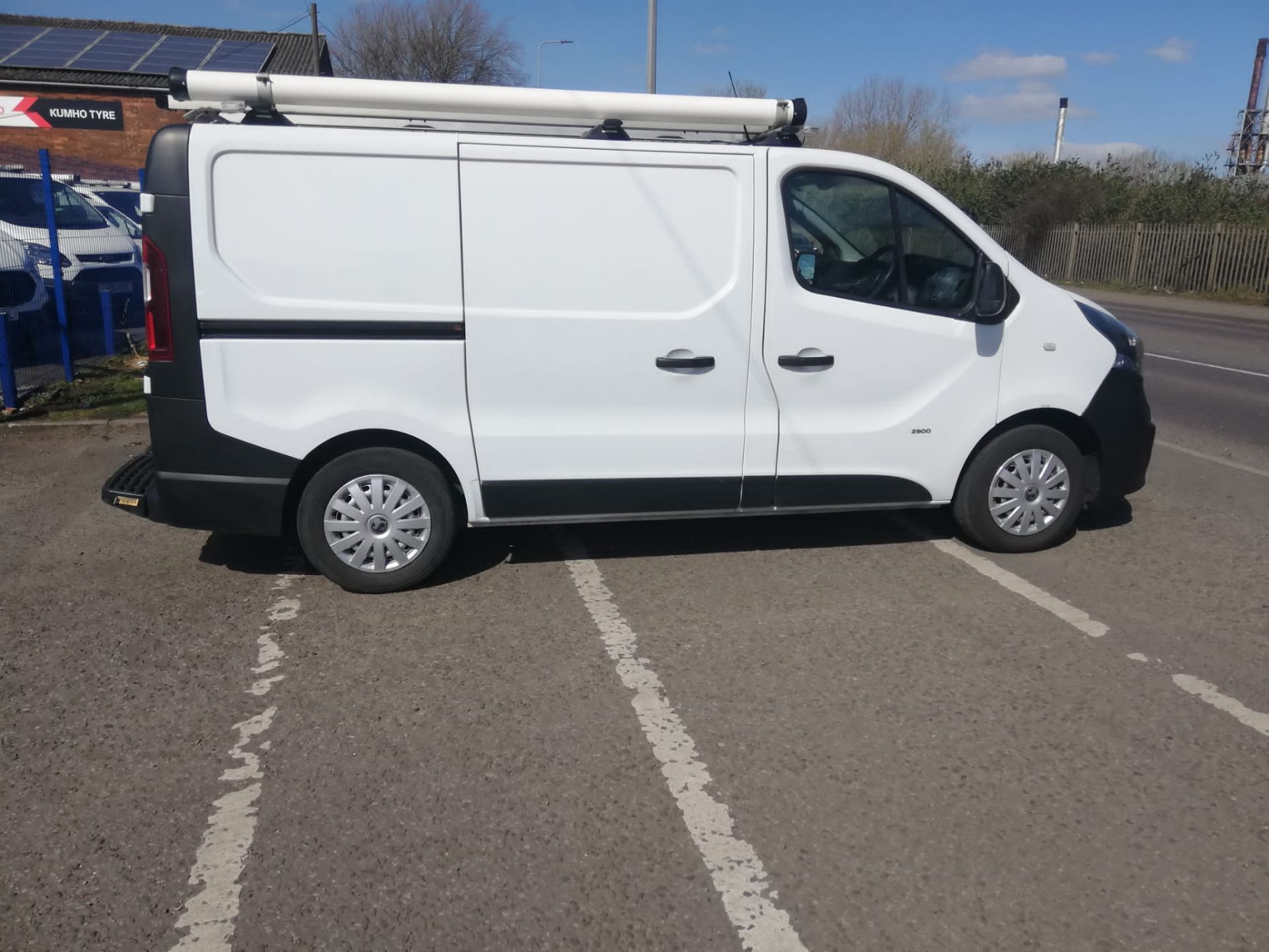 2015 15 VAUXHALL VIVARO PANEL VAN - EX BT - 89K MILES - TWIN SIDE DORRS- ROOF RACK - FE15 RWO - Image 8 of 10