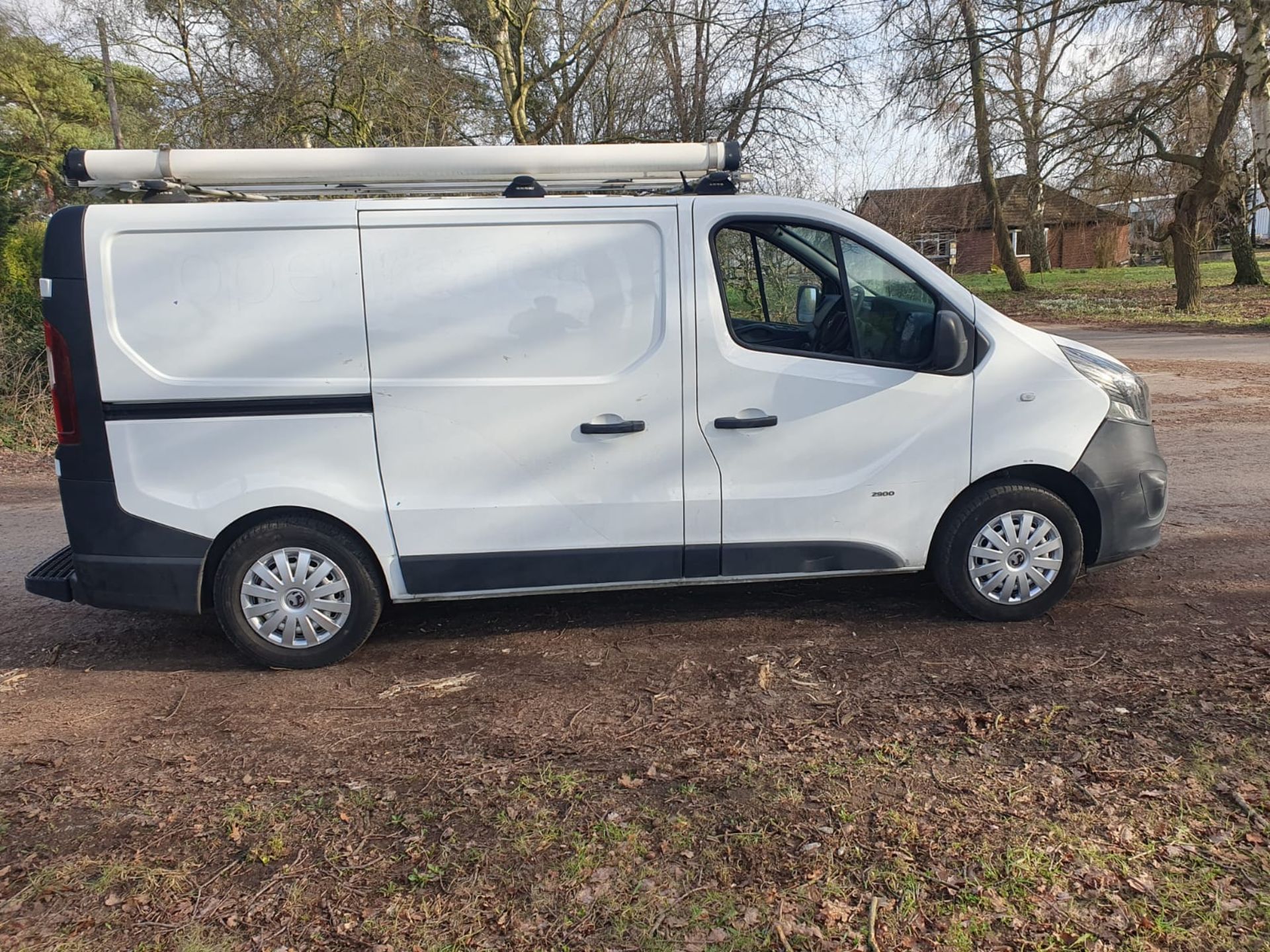 2015 15 VAUXHALL VIVARO PANEL VAN - EX BT - 57K MILES WITH FULL SERVICE HISTORY - ROOF RACK - Image 8 of 10