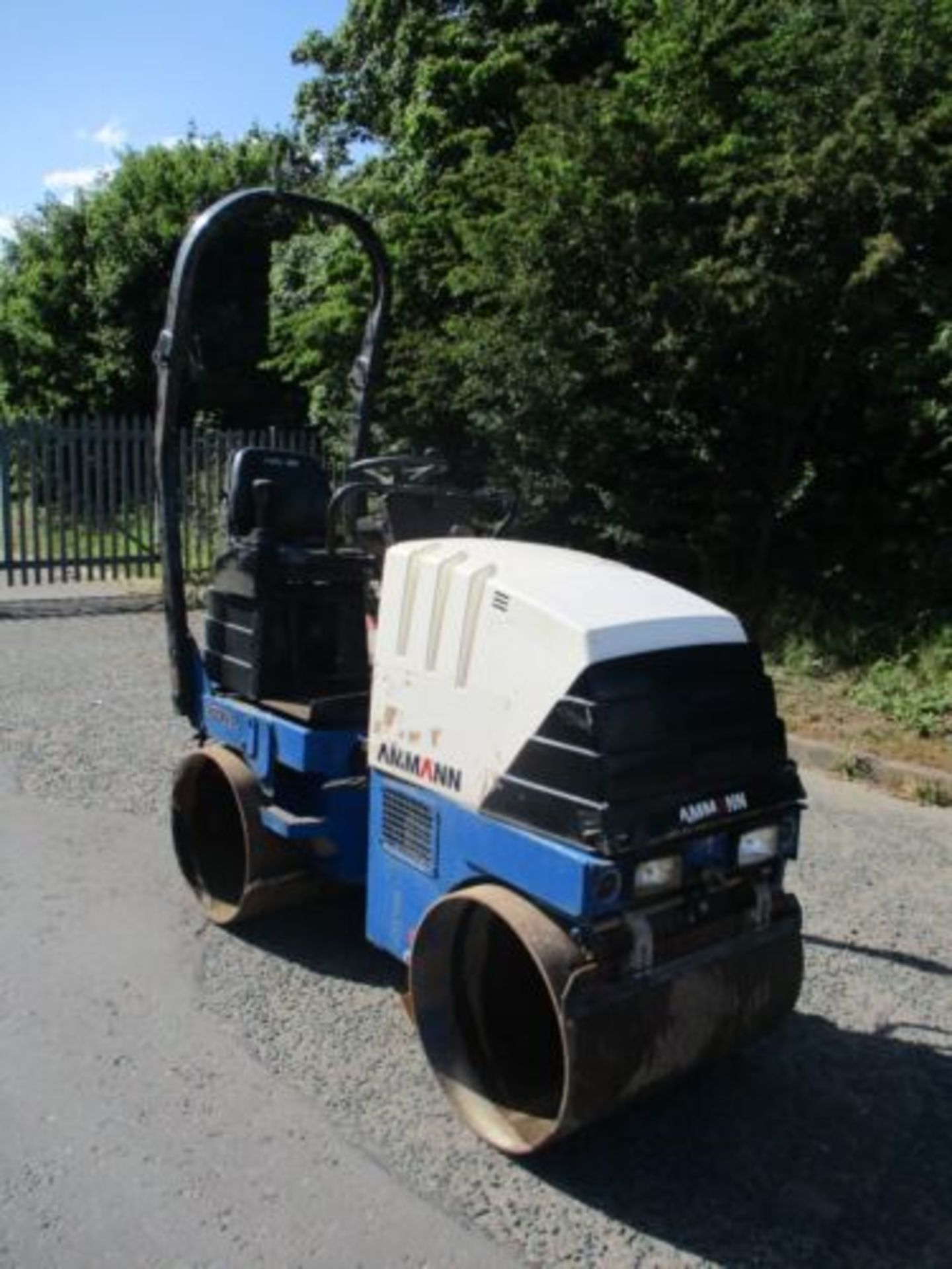 2011 AMMANN AV12-2 BOMAG TEREX BENFORD 80 VIBRATING ROLLER RIDE ON DELIVERY - Image 7 of 8