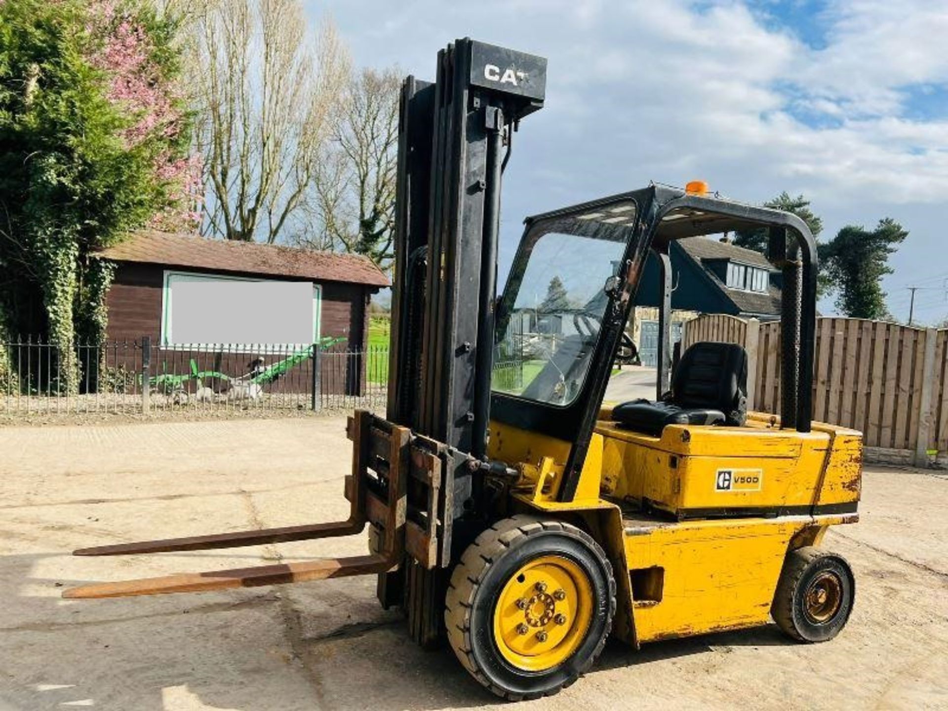 CATERPILLAR V50D DIESEL FORKLIFT C/W 3 STAGE MASK - Image 7 of 12