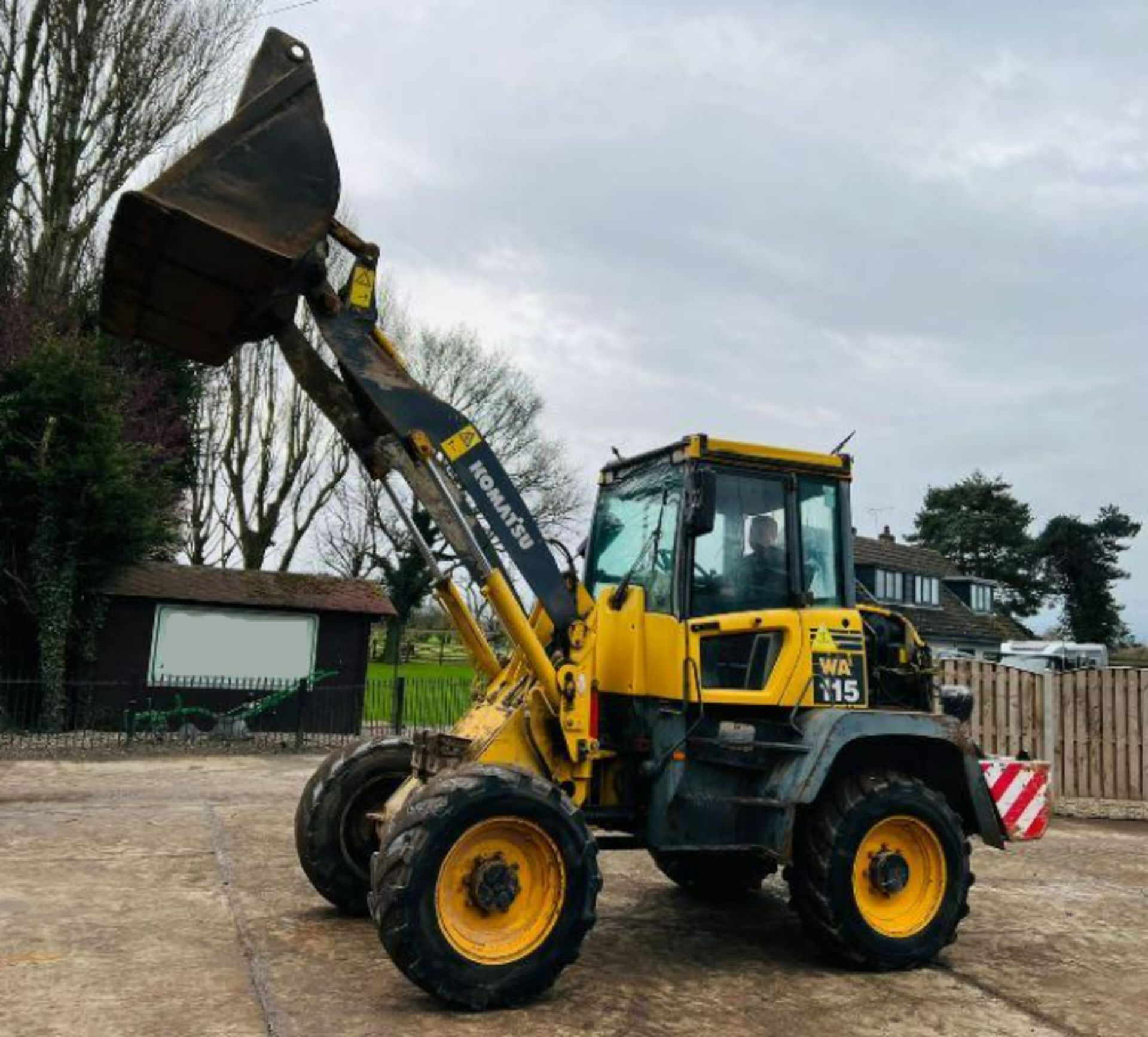 KOMATSU WA115 4WD LOADING SHOVEL * 5759 HOURS * C/W BUCKET - Image 6 of 12