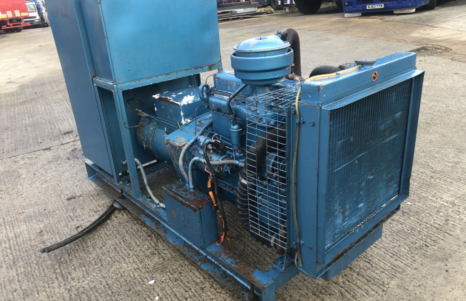 35 KVA GENERATOR BEDFORD 220 DIESEL ENGINE ONLY 32 HOURS - Image 3 of 11