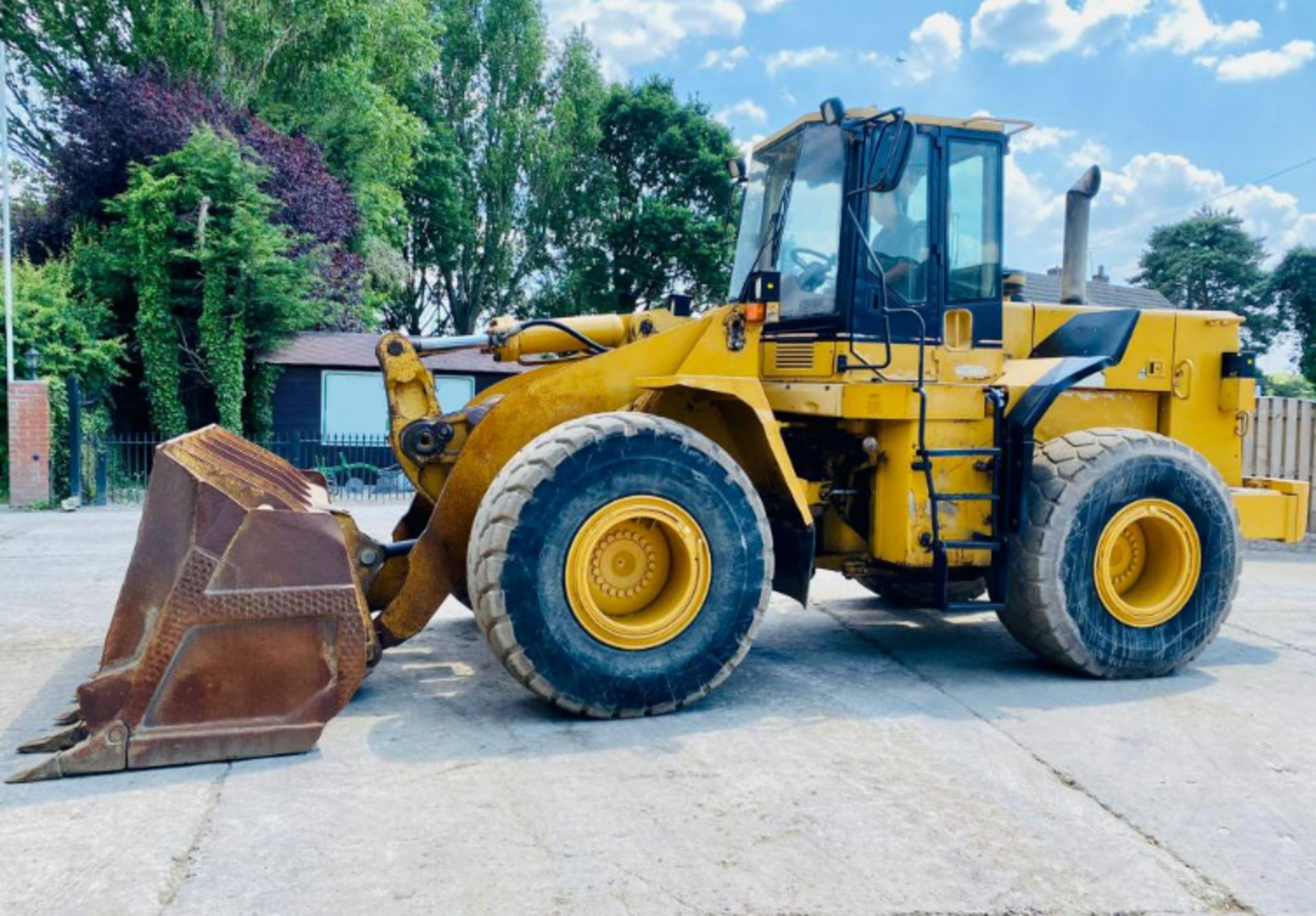 CATERPILLAR 950F 4WD LOADING SHOVEL C/W BUCKET - Image 7 of 18