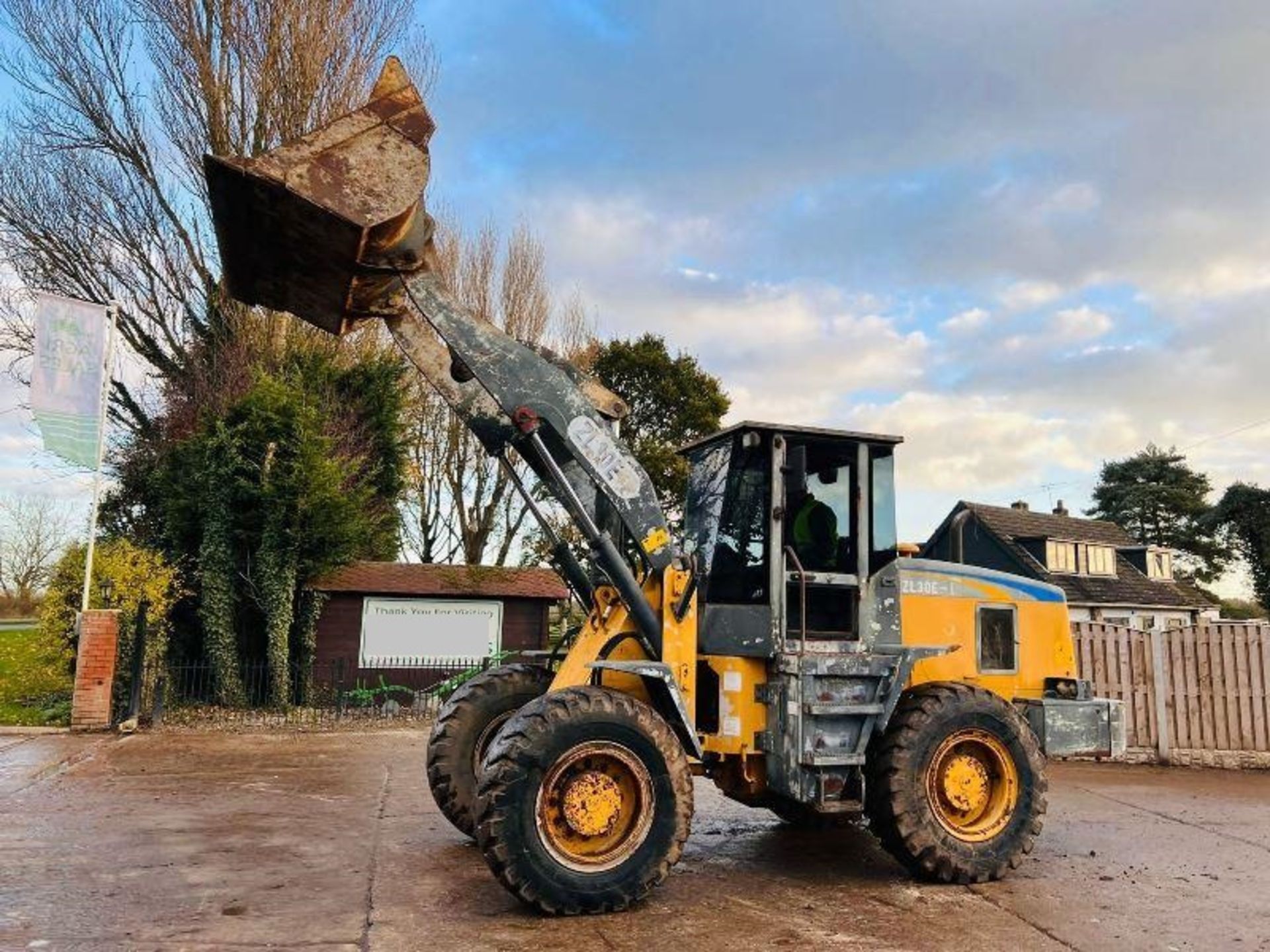 SEM ZL30E-1 4WD LOADING SHOVEL C/W BUCKET - Image 5 of 8