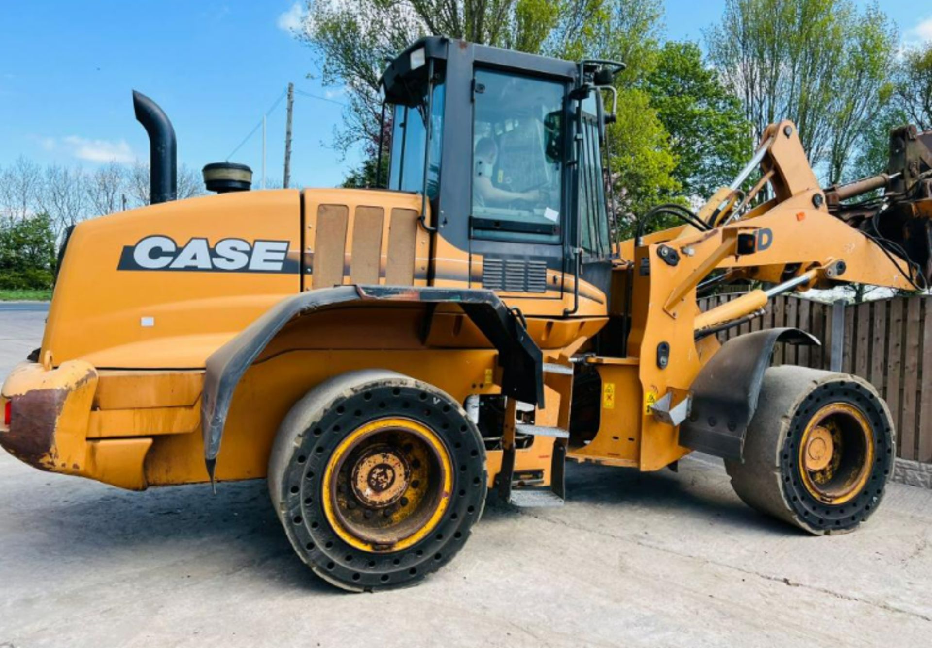 CASE 712D 4WD LOADING SHOVEL C/W BOOM EXTENDER & TIP TOE BUCKET - Image 7 of 19