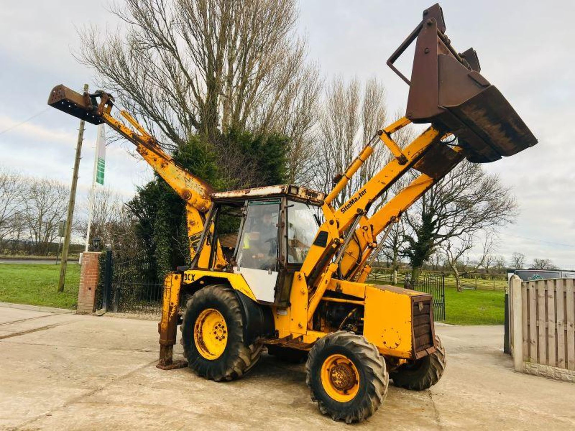 JCB 3CX PROJECT 7 4WD BACKHOE DIGER C/W EXTENDING DIG - Image 4 of 11