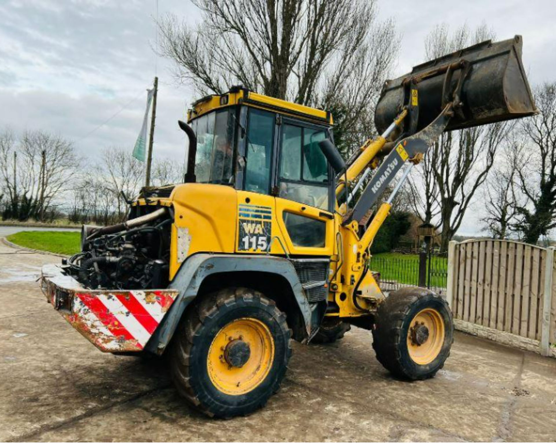 KOMATSU WA115 4WD LOADING SHOVEL * 5759 HOURS * C/W BUCKET - Image 4 of 12