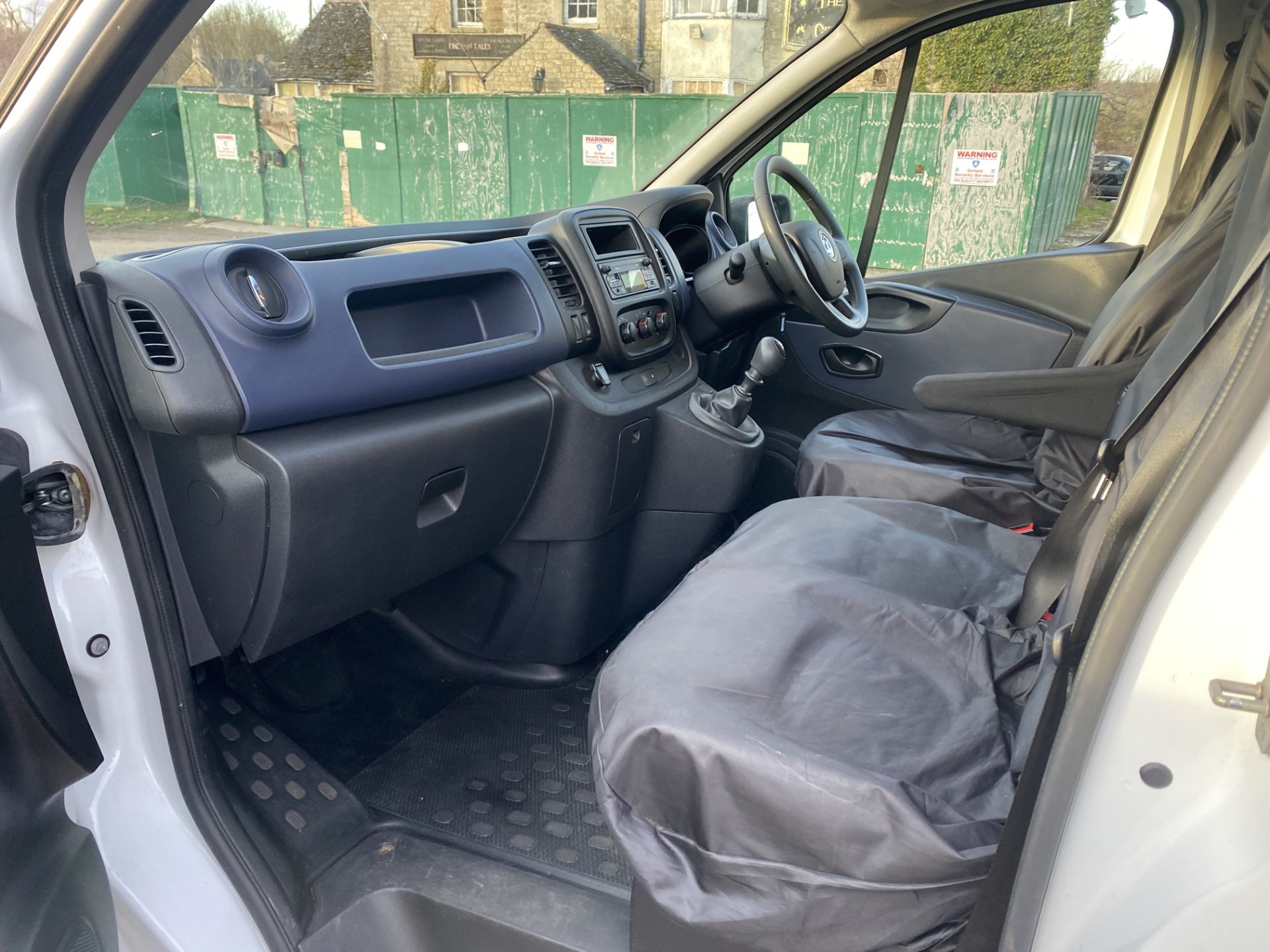 VAUXHALL VIVARO PANEL VAN 2019 MANUAL DIESEL - Image 3 of 9