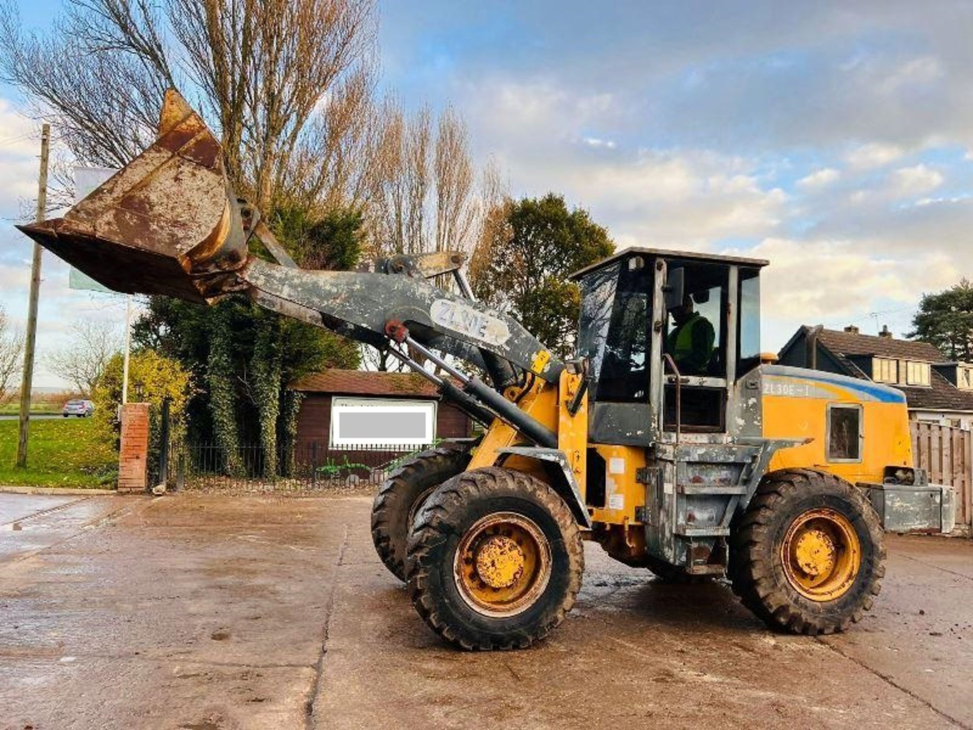 SEM ZL30E-1 4WD LOADING SHOVEL C/W BUCKET - Image 3 of 8