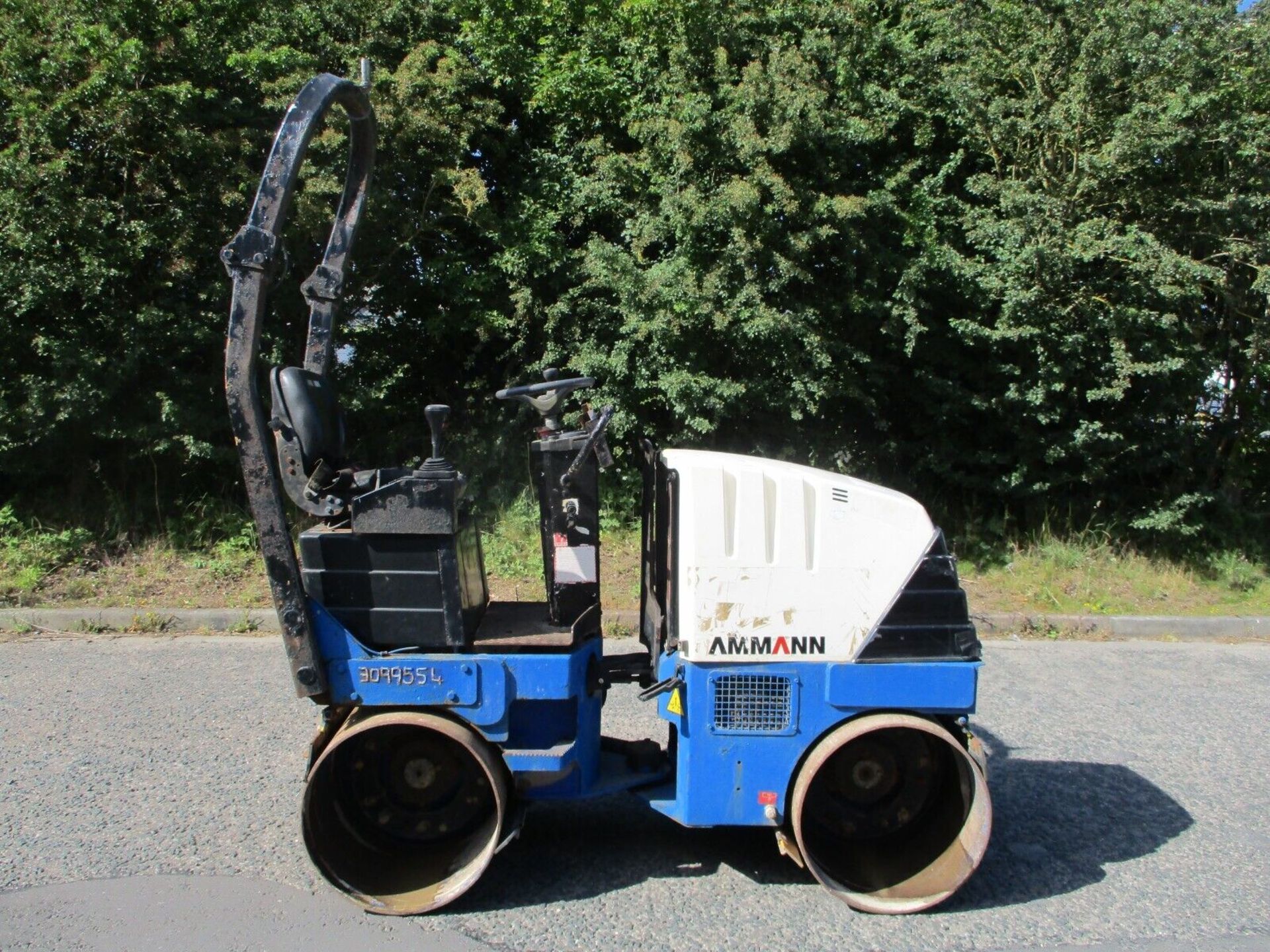 2011 AMMANN AV12-2 BOMAG TEREX BENFORD 80 VIBRATING ROLLER RIDE ON DELIVERY - Image 8 of 8