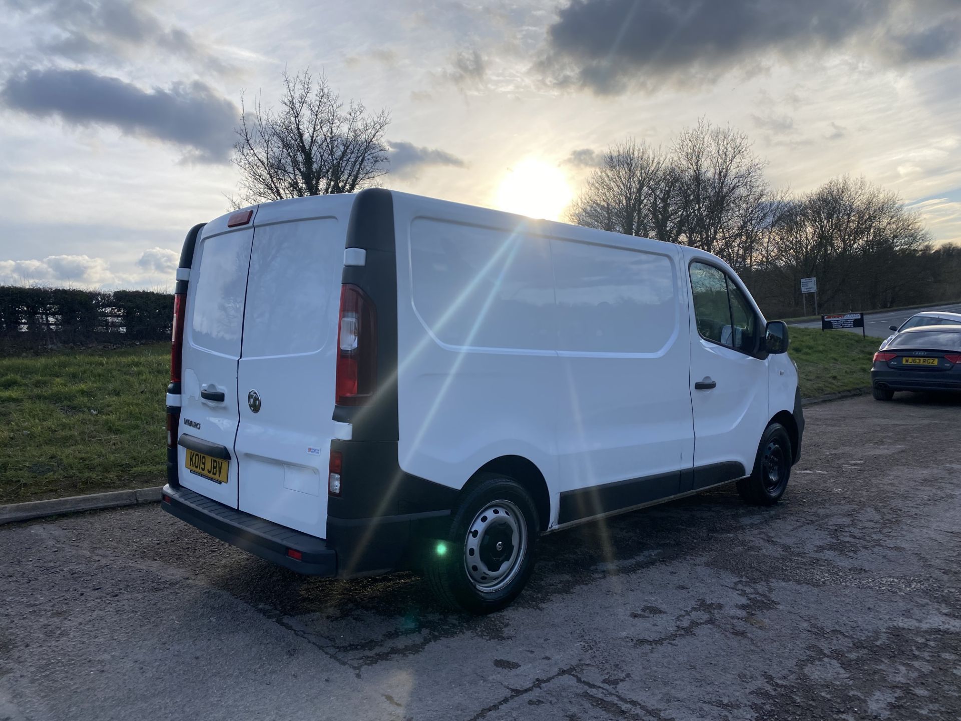 VAUXHALL VIVARO PANEL VAN 2019 MANUAL DIESEL - Image 5 of 9