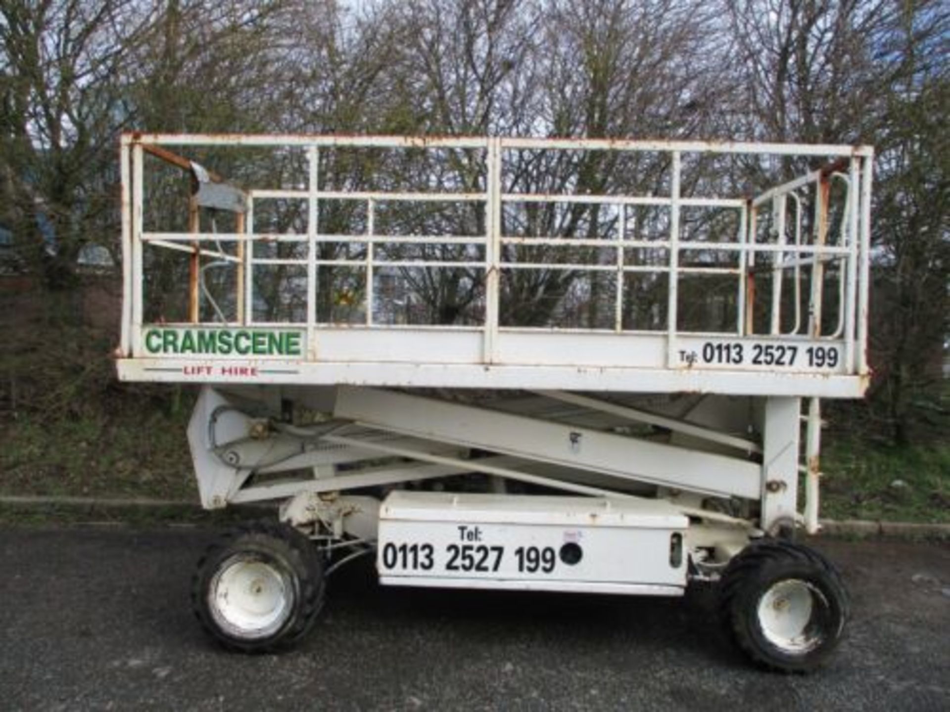 UPRIGHT SL26 SCISSOR LIFT ACCESS PLATFORM CHERRY PICKER MEWP GENIE 4X4 TOWABLE - Image 3 of 15