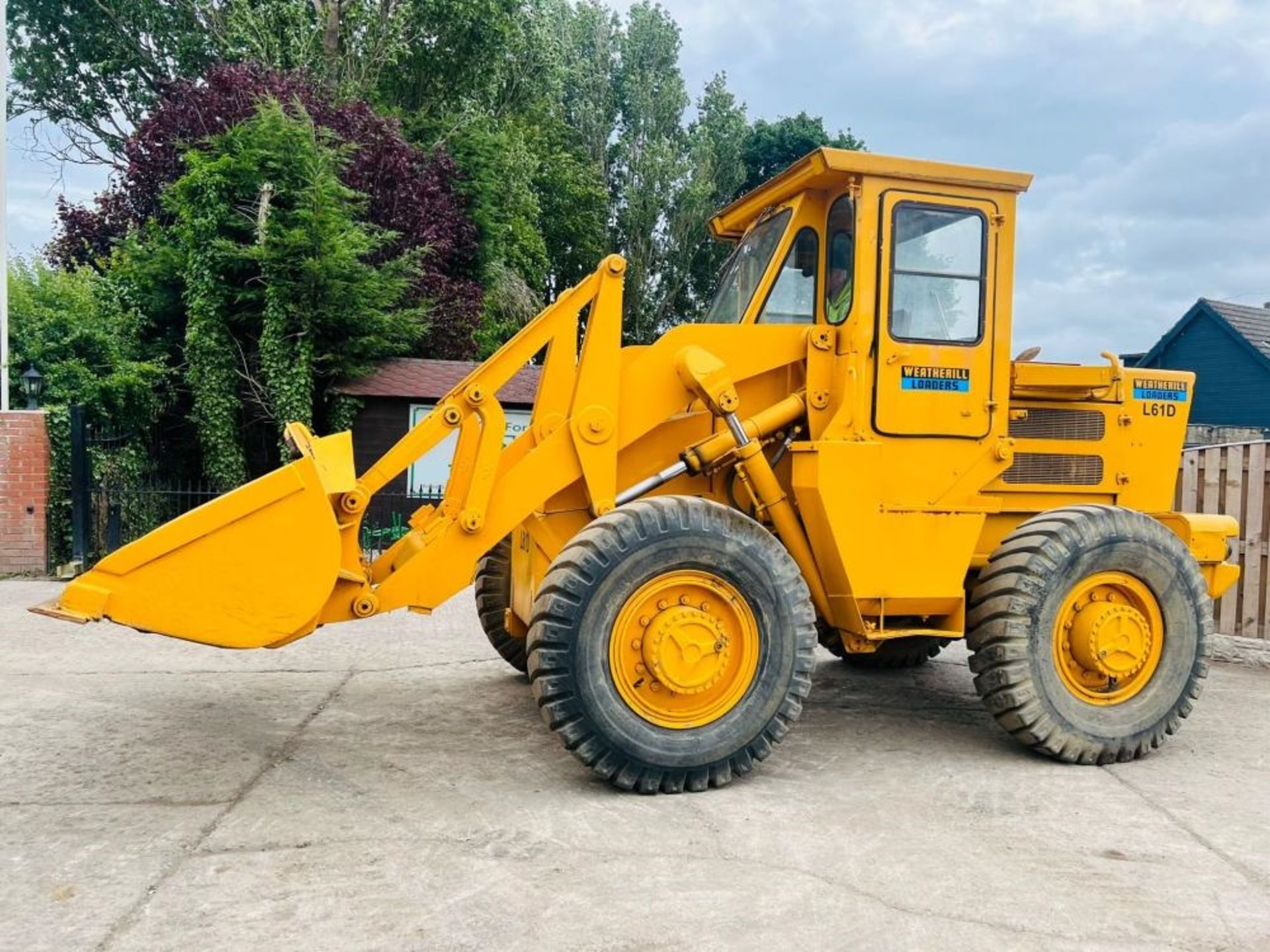 WEATHERILL L62B-11-690 4WD LOADING SHOVEL C/W LOADLOG 500+ SCALE'S