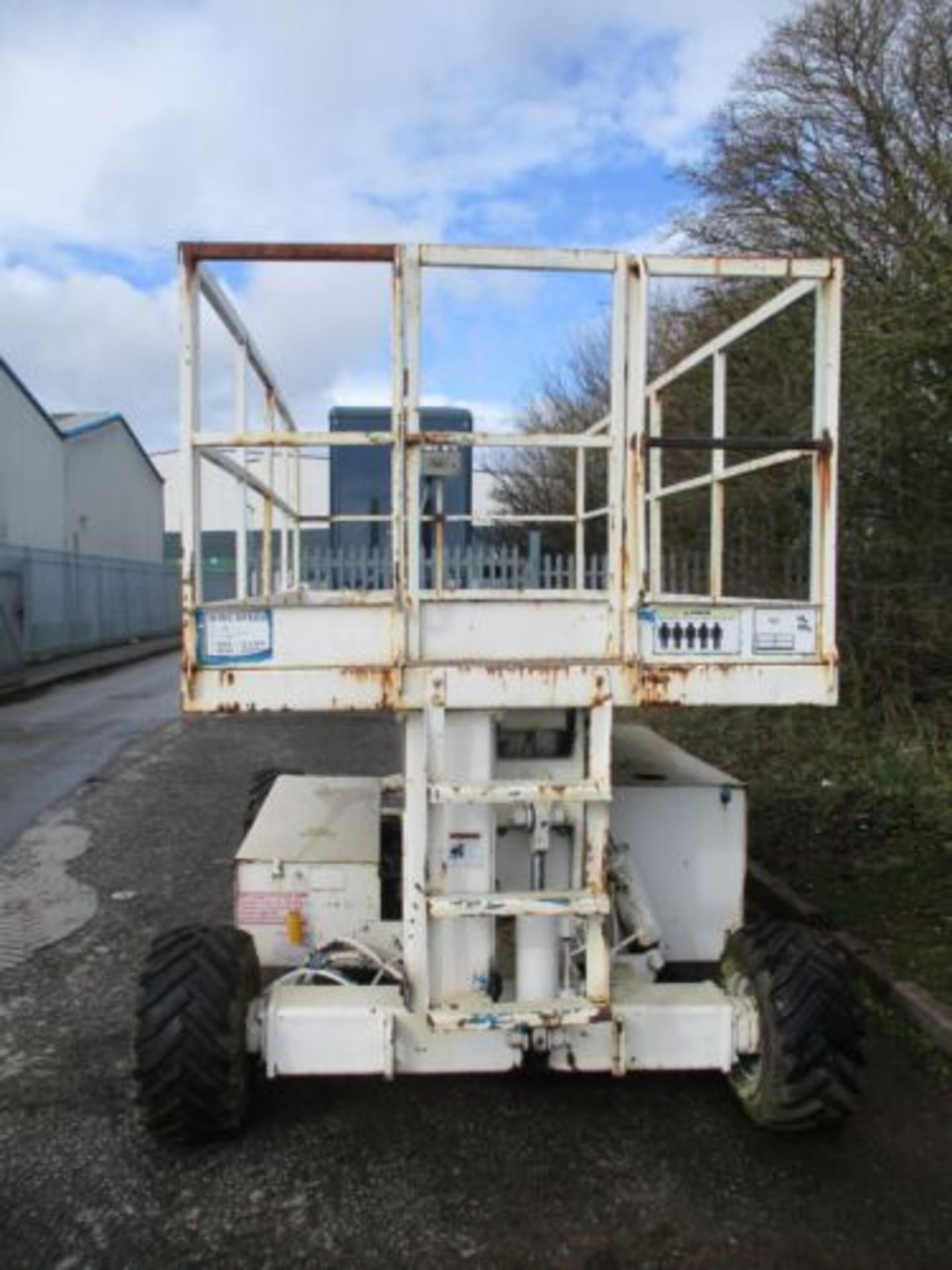 UPRIGHT SL26 SCISSOR LIFT ACCESS PLATFORM CHERRY PICKER MEWP GENIE 4X4 TOWABLE - Image 5 of 15