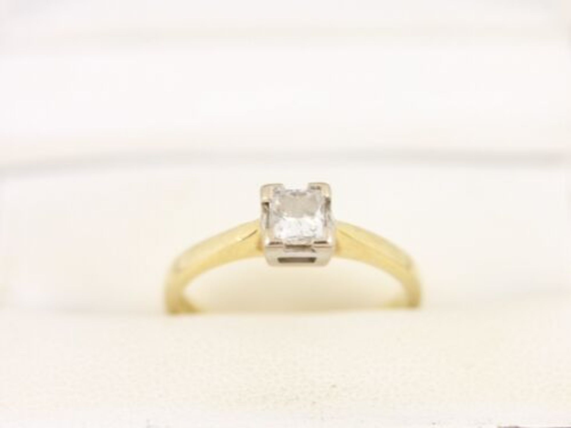 DIAMOND SOLITAIRE RING 18CT GOLD LADIES SIZE J 1/2 750 2.8G