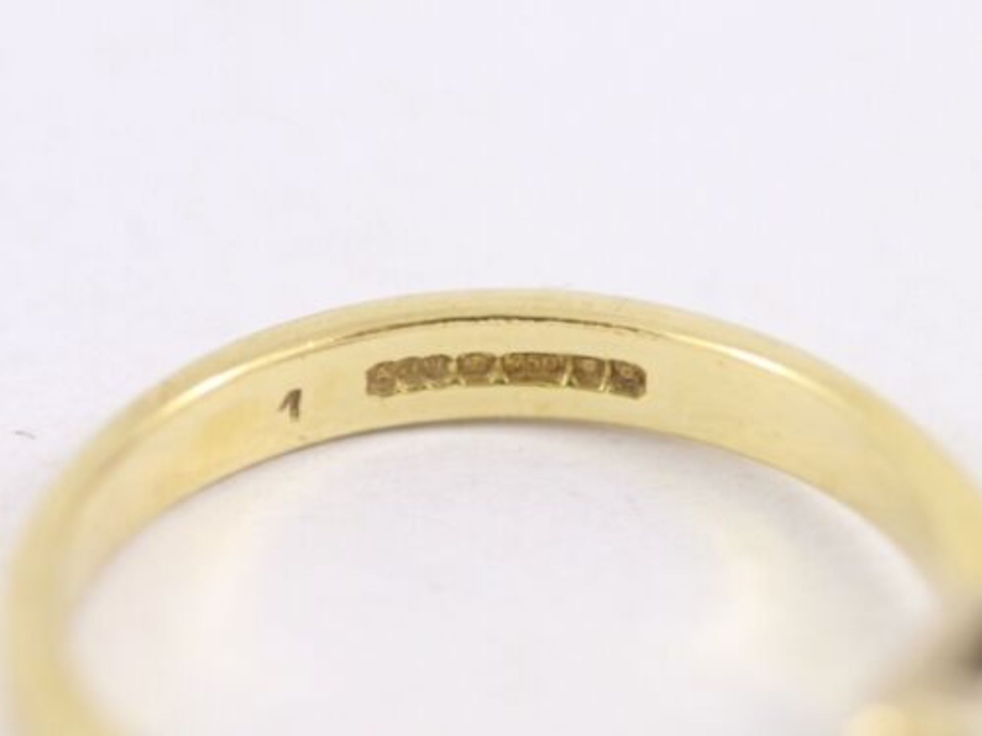 DIAMOND SOLITAIRE RING 18CT GOLD LADIES SIZE J 1/2 750 2.8G - Image 3 of 4