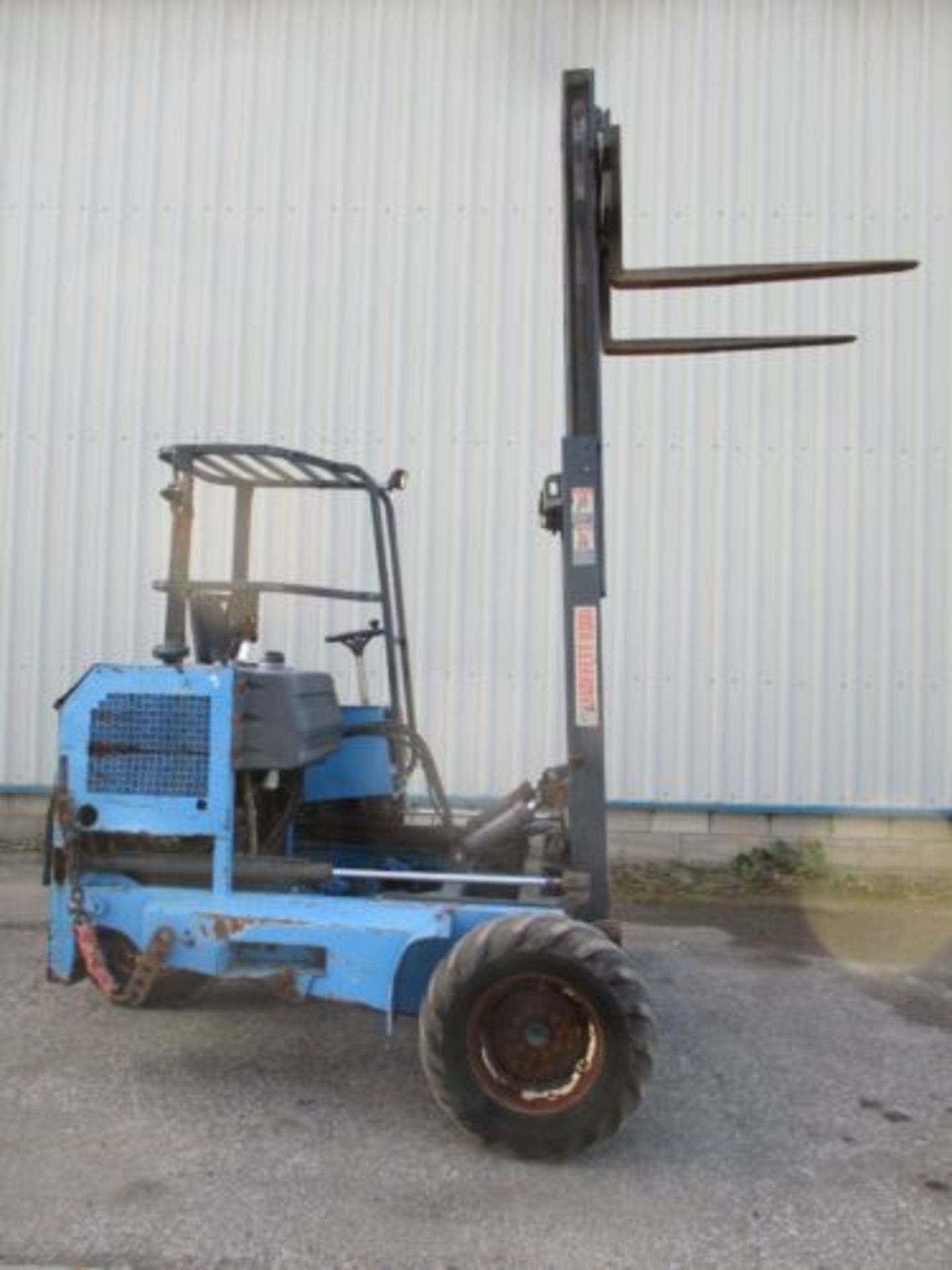 MOFFETT MOUNTY M2403W4W FORK LIFT FORKLIFT 4 WAY SIDE LOADER COMBI LIFT TRUCK - Image 12 of 13