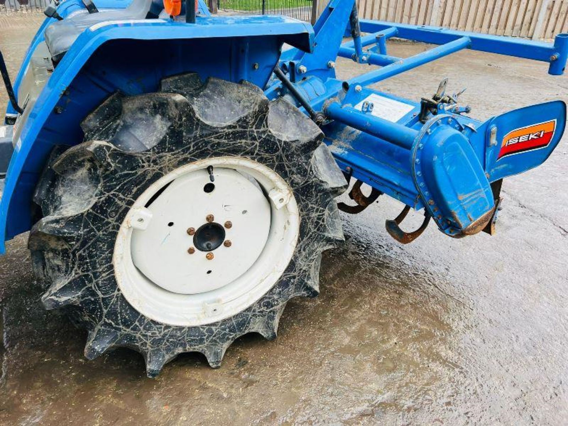 ISEKI TM15 4WD COMPACT TRACTOR C/W REAR ROTAVATOR - Image 6 of 12