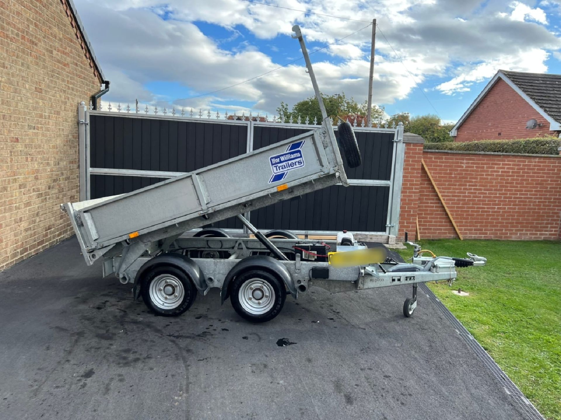 IFOR WILLIAMS 8FT TIPPING TRAILER |  YEAR 2020 | LIKE NEW | LADDER RACK | SELF CHARGE