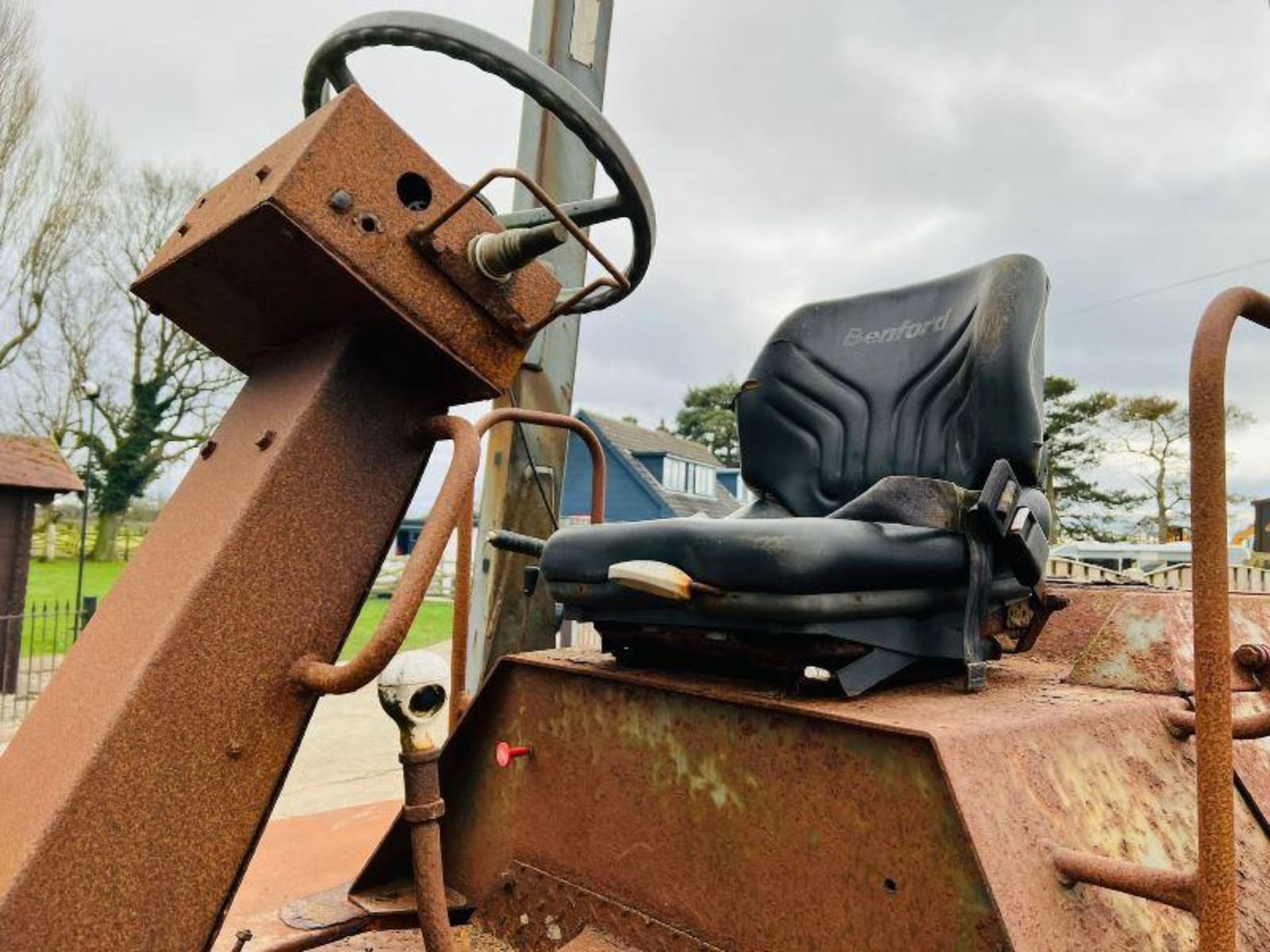 BENFORD 6000 4WD DUMPER C/W ROLE BAR & PERKINS ENGINE - Image 5 of 5