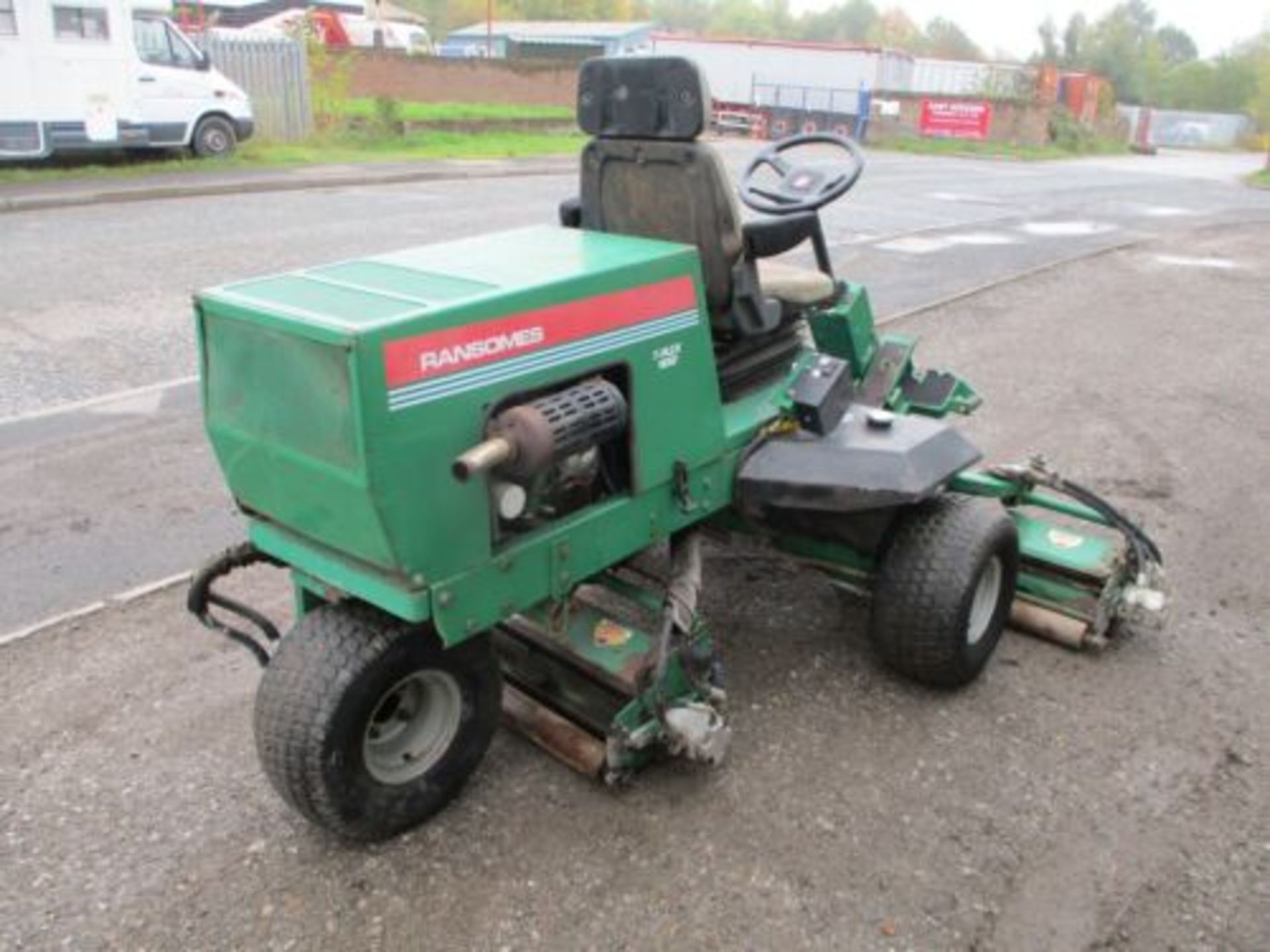 RANSOMES T PLEX 185 LAWN MOWER KUBOTA DIESEL HAYTER 3 GANG TRIPLE DELIVERY - Image 2 of 8