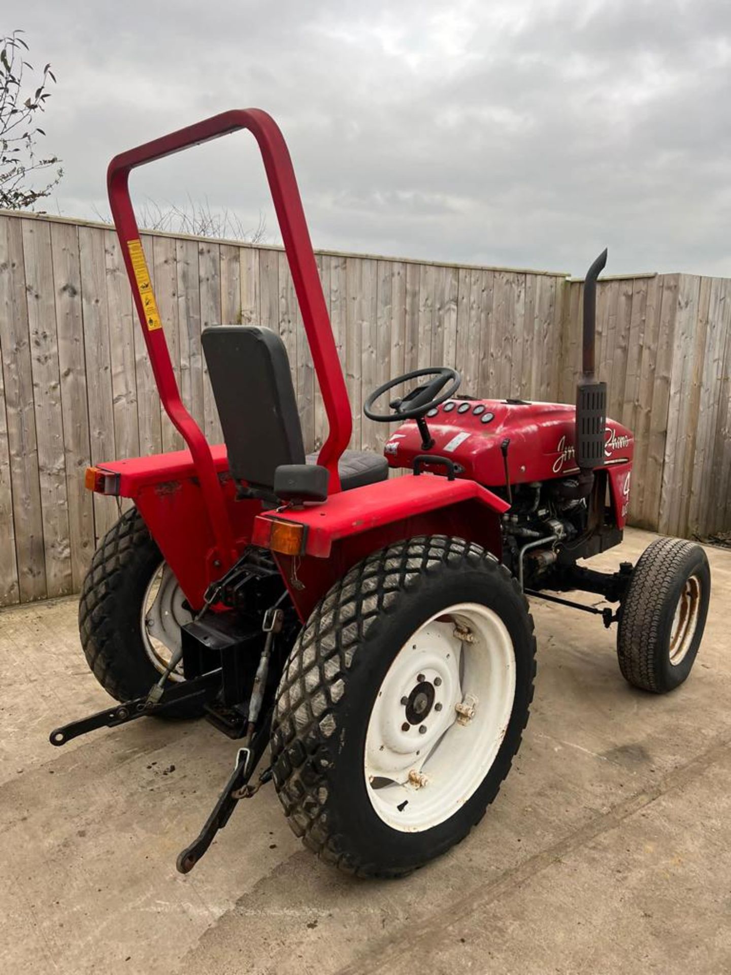 JIMA RHINO 4WD COMPACT TRACTOR - 3 POINT LINKAGE PTO & ROLL BAR - Image 4 of 5