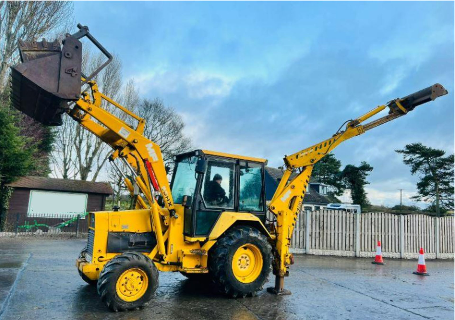 MASSEY FERGUSON 50HX 4WD BACKHOE DIGGER *4209 HOURS* C/W EXTENDING DIG - Image 11 of 20