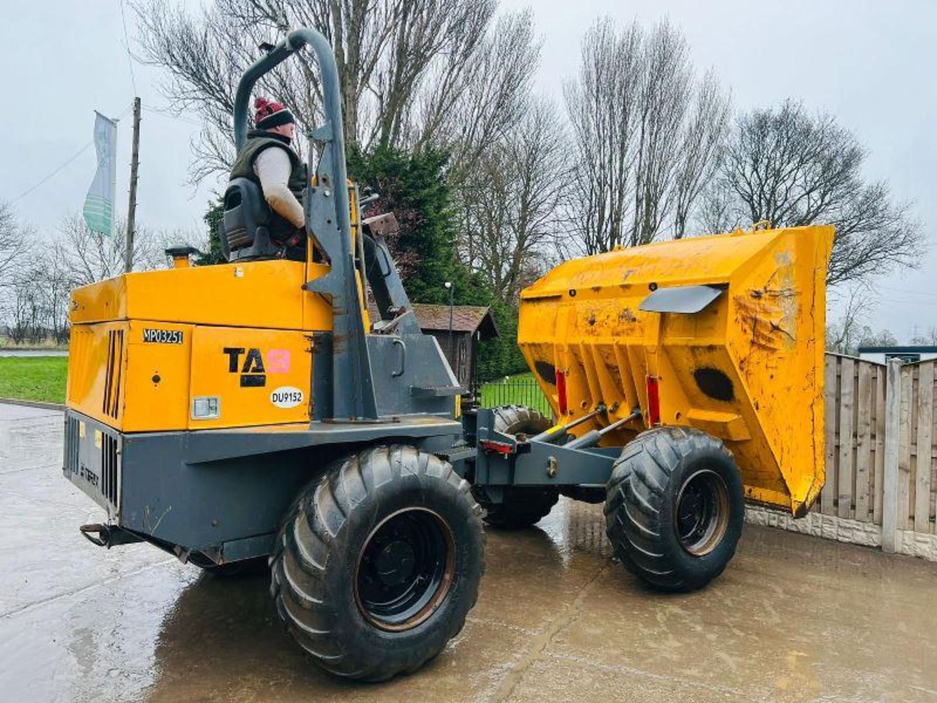 TEREX TA9 4WD DUMPER * YEAR 2015 , 3220 HOURS * C/W ROLE BAR - Image 12 of 12