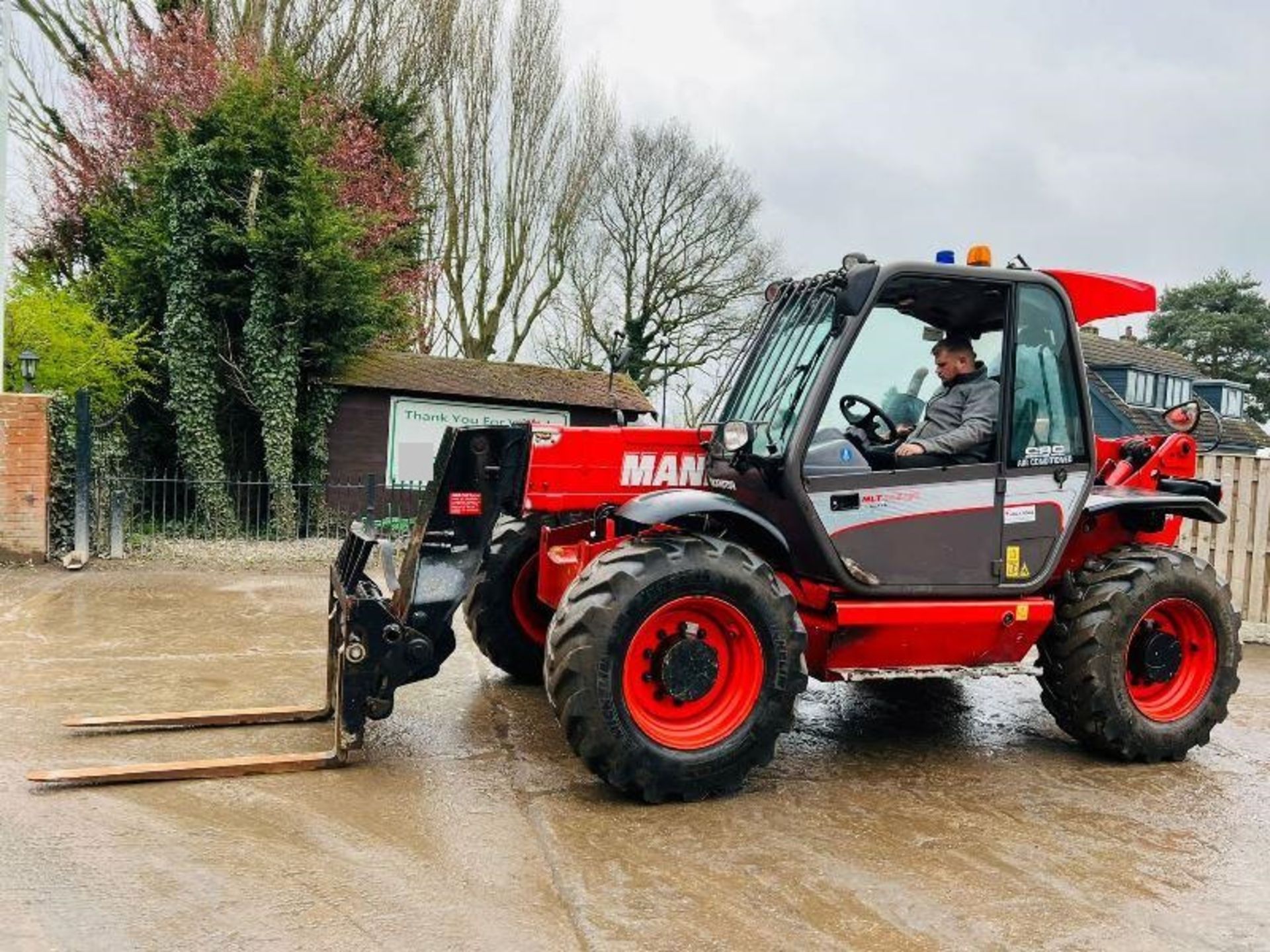 MANITOU MLT845-120 4WD TELEHANDLER *YEAR 2015* C/W PALLET TINES - Image 19 of 19