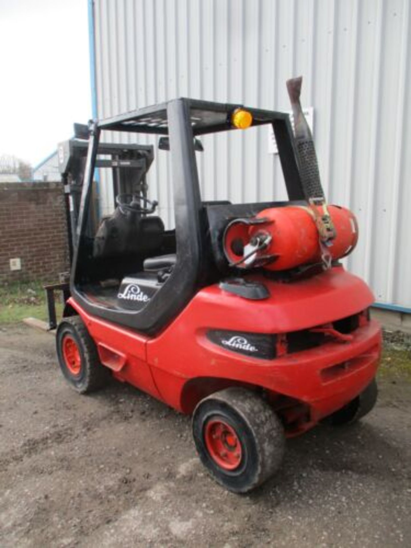 LINDE H20 FORK LIFT FORKLIFT TRUCK STACKER 2 TON DELVERY CONTAINER TRIPLE MAST