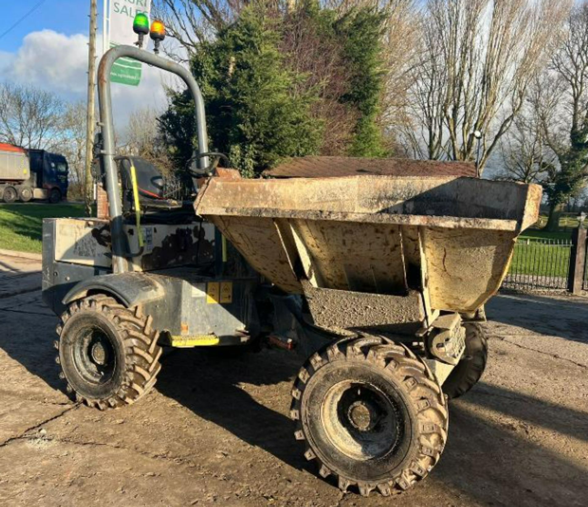 TEREX TA3S 4WD SWIVEL TIP DUMPER * YEAR 2013 , ROAD REGISTERED - Image 10 of 11