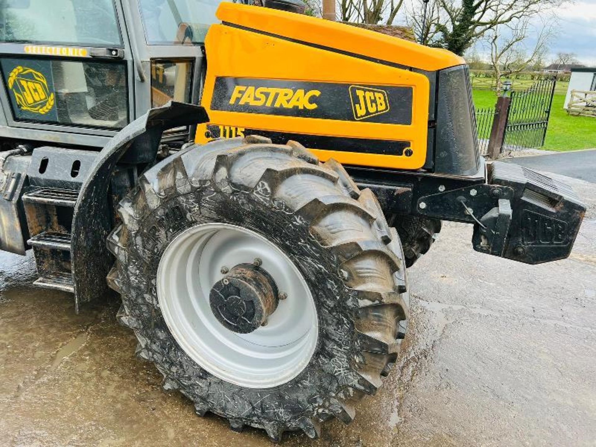 JCB 1115 FASTRAC 4WD TURBO C/W FRONT WEIGHTS - Image 9 of 20