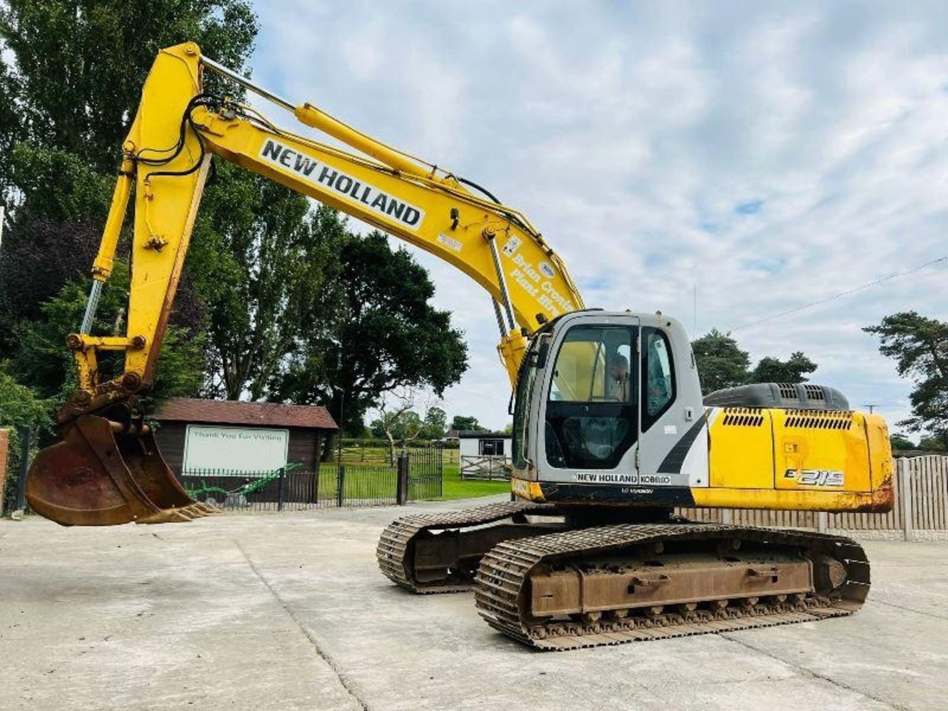 NEW HOLLAND E215 TRACKED EXCAVATOR C/W QUICK HITCH - Image 2 of 18