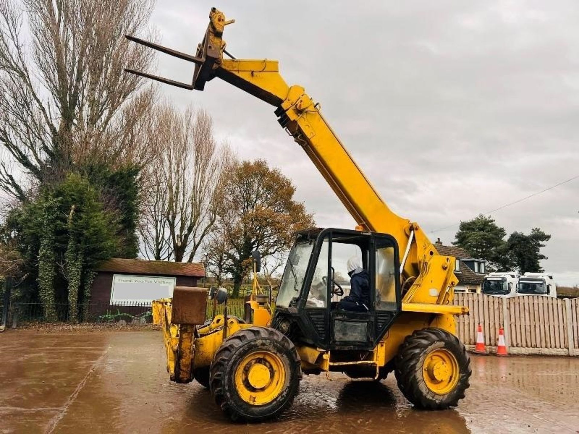 JCB 530-125 4WD TELEHANDLER * 12.5 METER REACH * C/W PALLET TINES