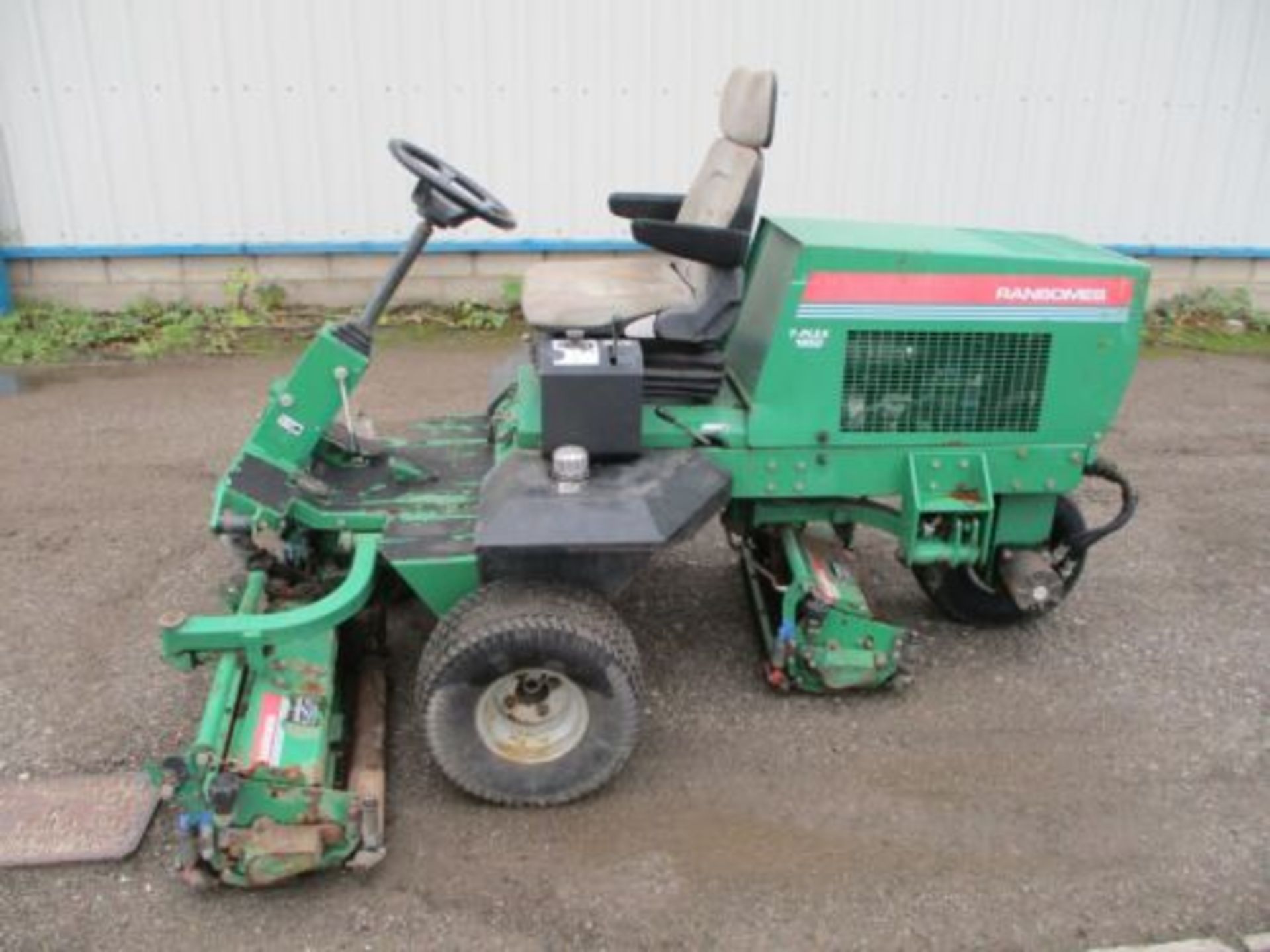 RANSOMES T PLEX 185 LAWN MOWER KUBOTA DIESEL HAYTER 3 GANG TRIPLE DELIVERY - Image 5 of 8