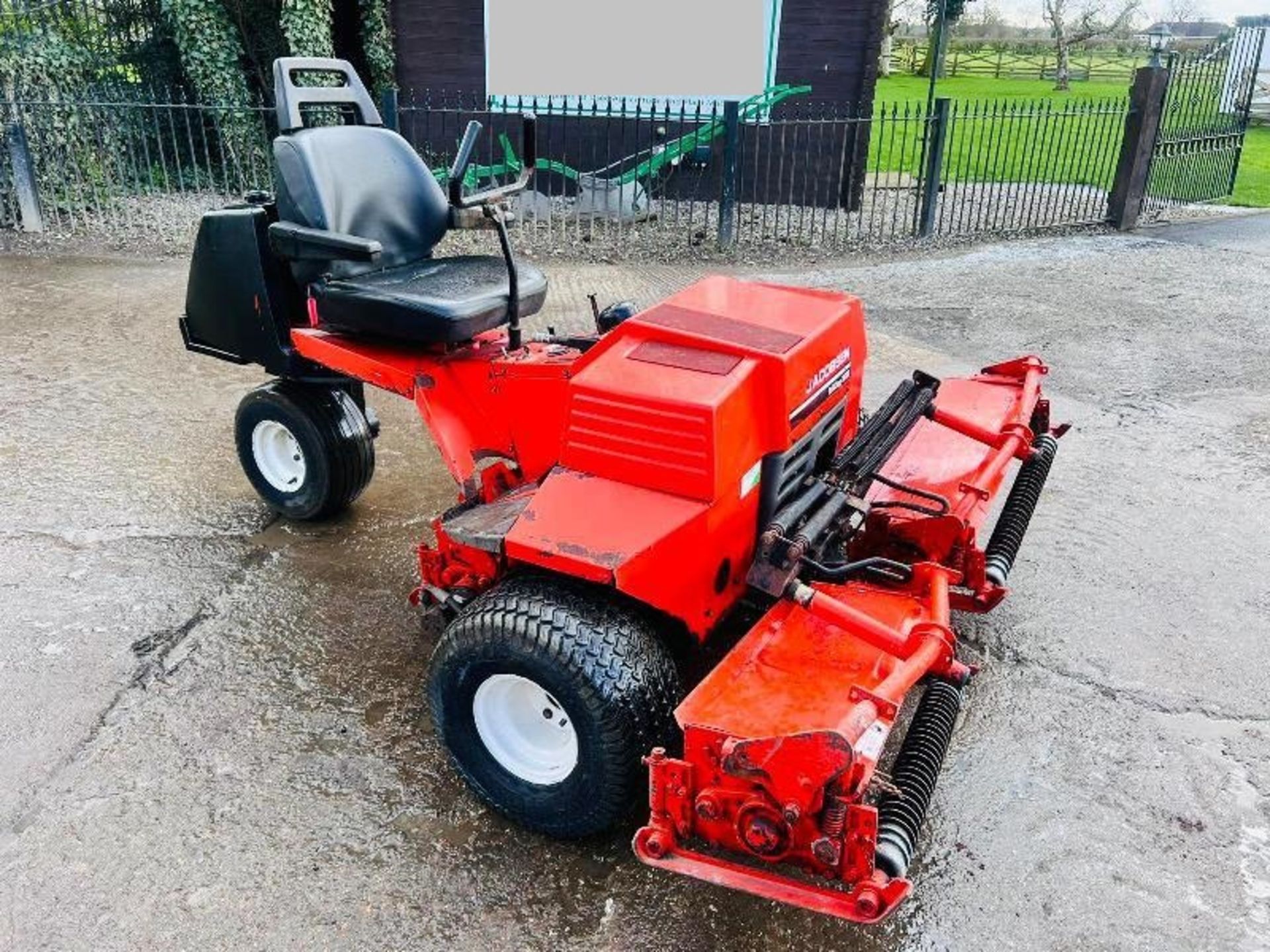 JACOBSEN TRI-KING 1672D 3 GANG LAWN MOWER - Image 11 of 16