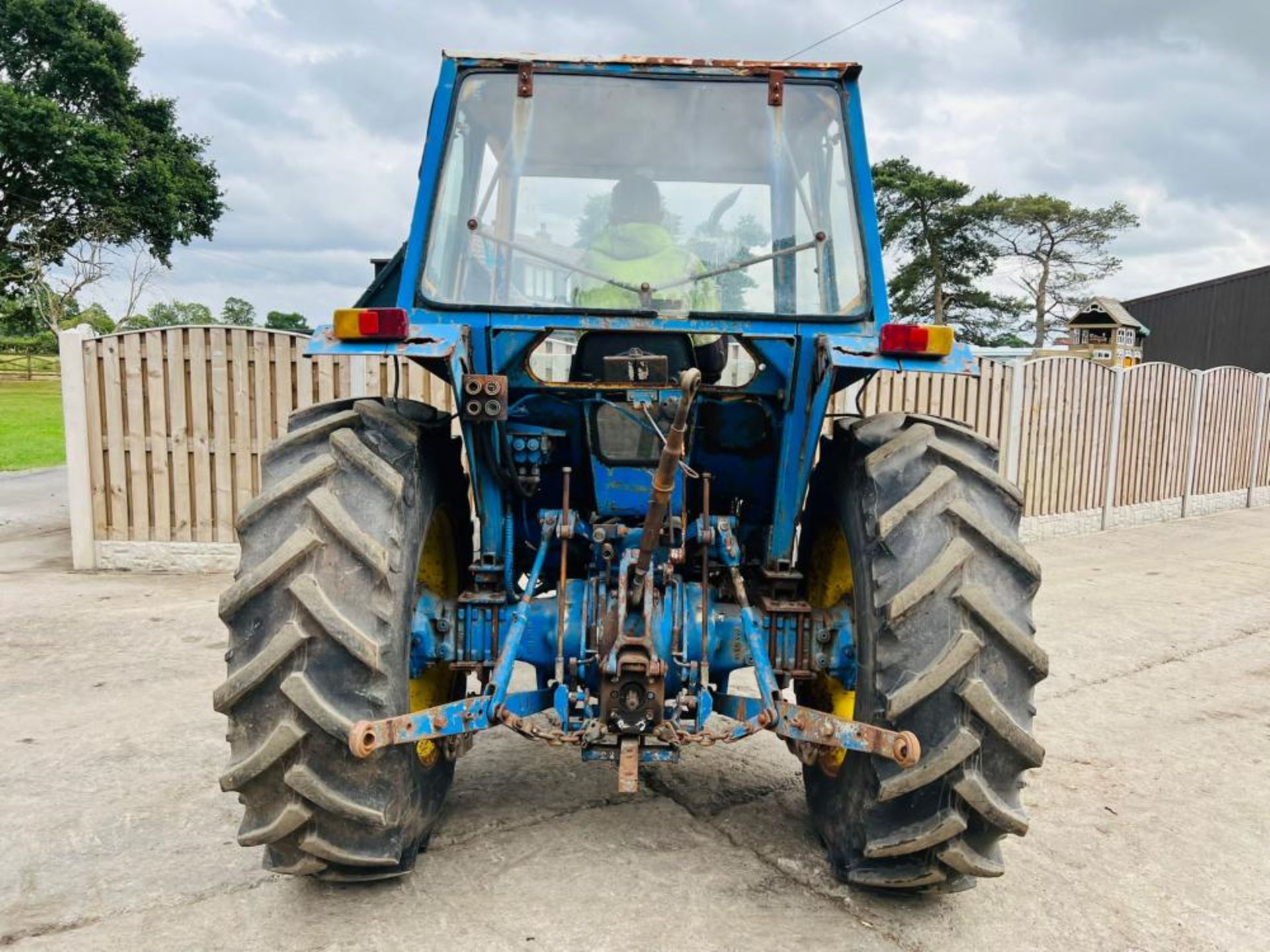 MASSEY FERGUSON 265 TRACTOR C/W REAR LINKAGE - Image 15 of 15