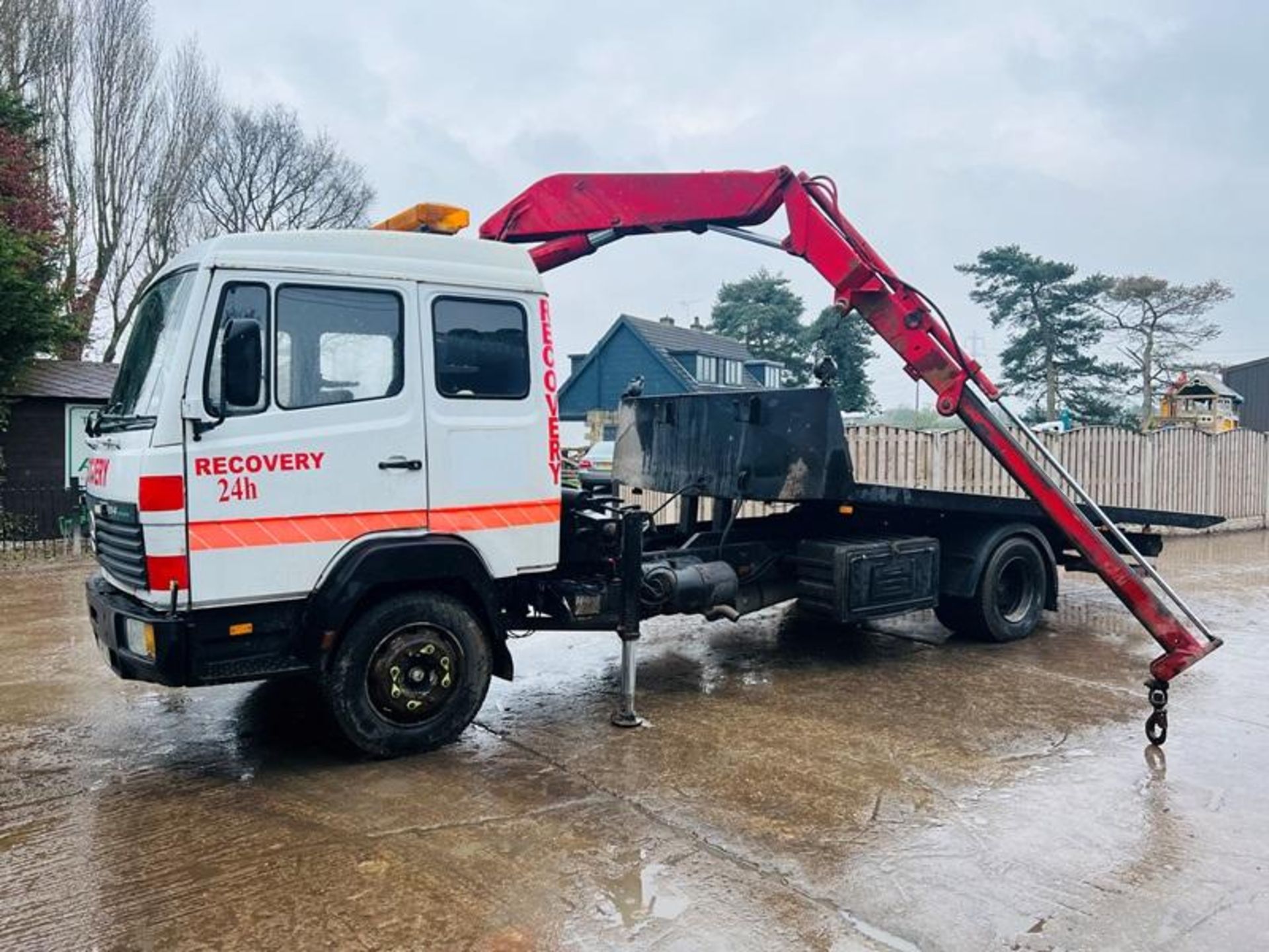 MERCEDES 814 4X2 CREW CAB RECOVERY LORRY C/W TILT AND SLIDE BODY & SPEC LIFT - Image 7 of 13