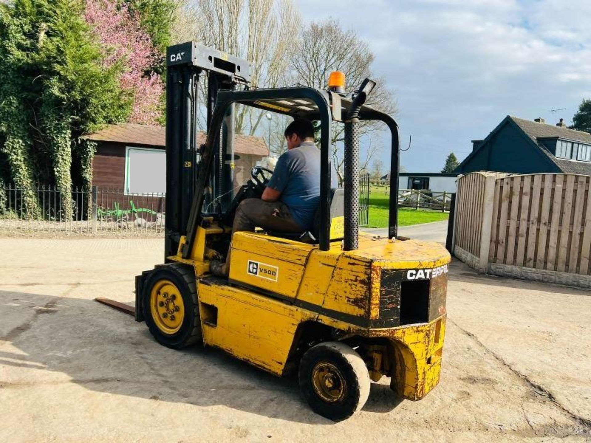 CATERPILLAR V50D DIESEL FORKLIFT C/W 3 STAGE MASK - Image 3 of 12