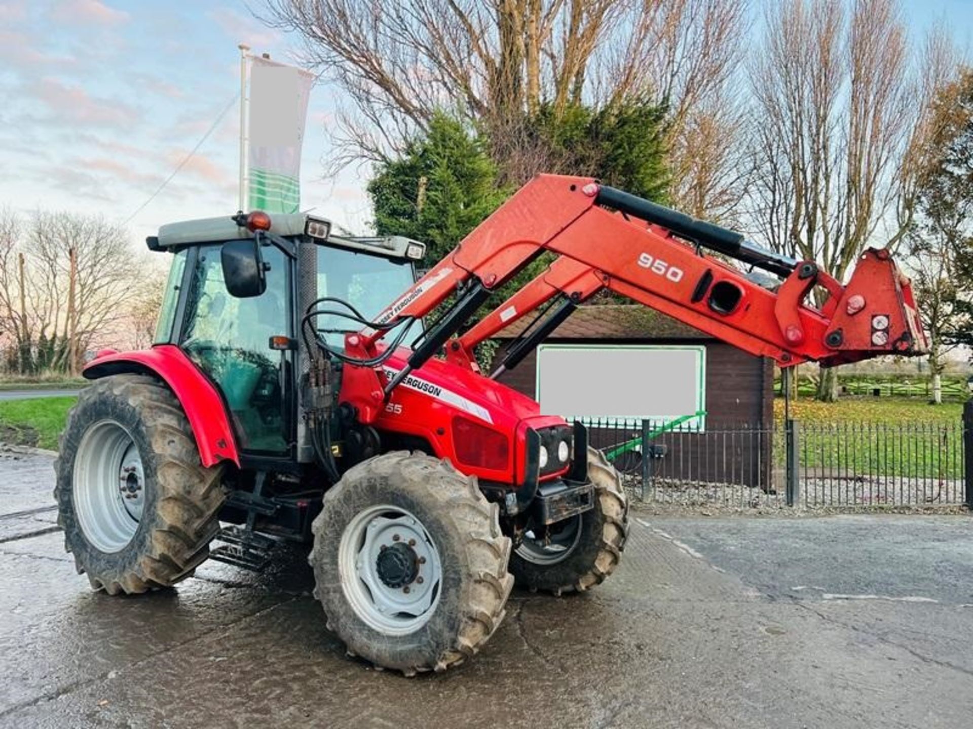 MASSEY FERGUSON 5455 4WD TRACTOR C/W MASSEY FERGUSON 950 FRONT LOADER - Image 11 of 15